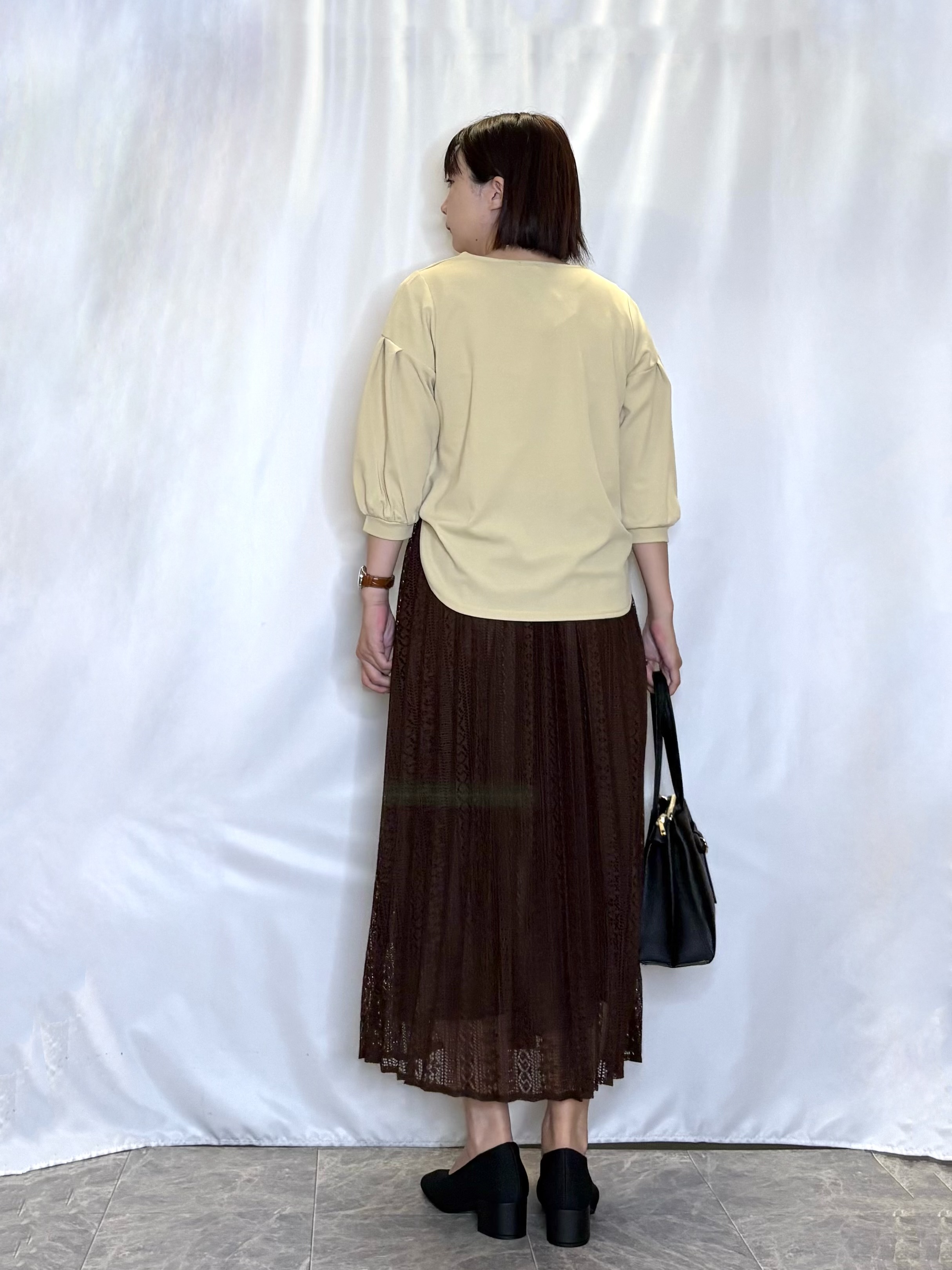 ネリさんの「SHOO･LA･RUE｜【着丈選べる/2点セット/S-LL/洗濯機可】ネックレス付き 着心地さらり7分袖ブラウス」を使ったコーディネート