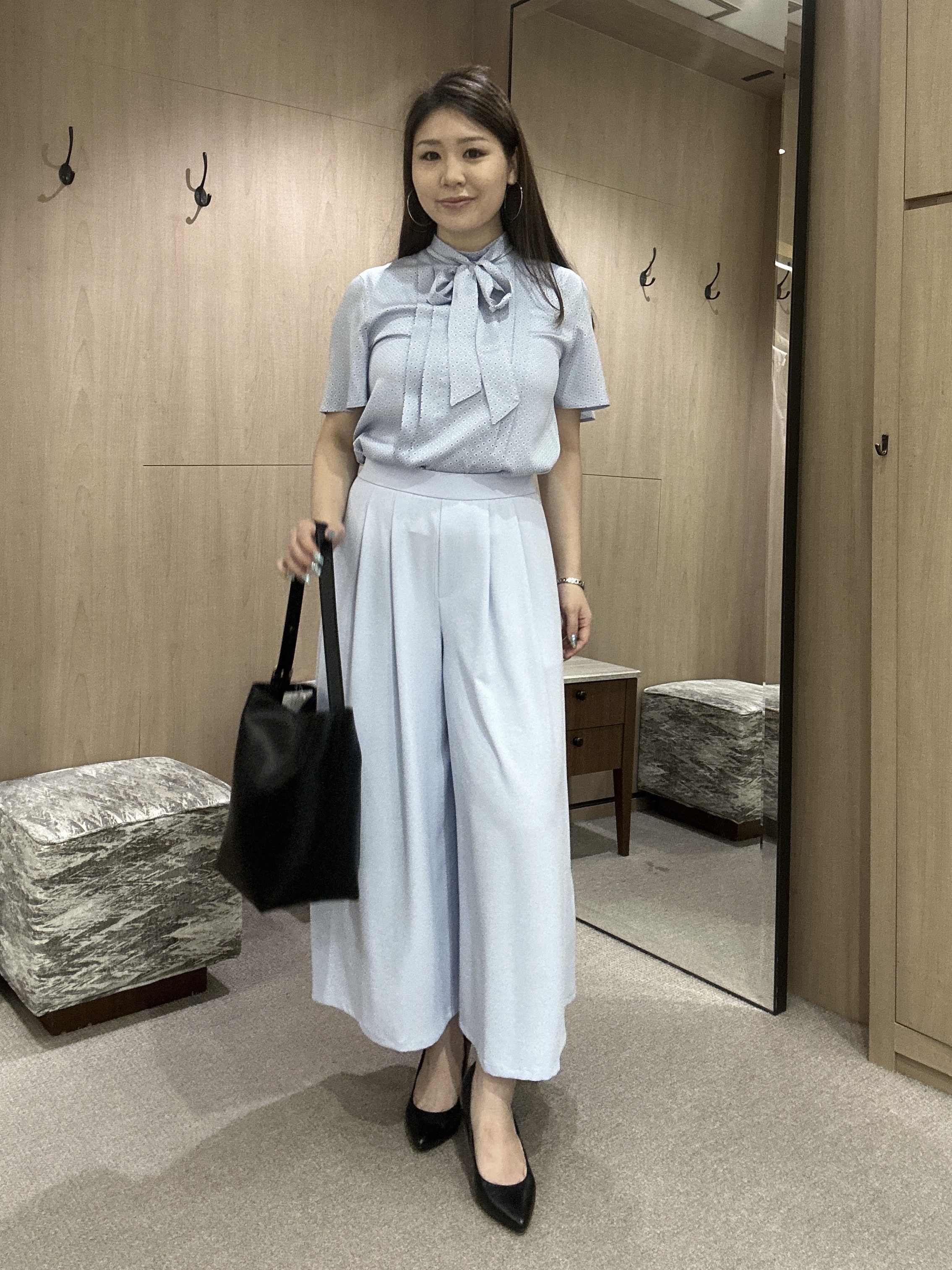 YURIさんの「UNTITLED｜【通勤オフィス/スーツインナー】ダイヤジオメプリントブラウス」を使ったコーディネート