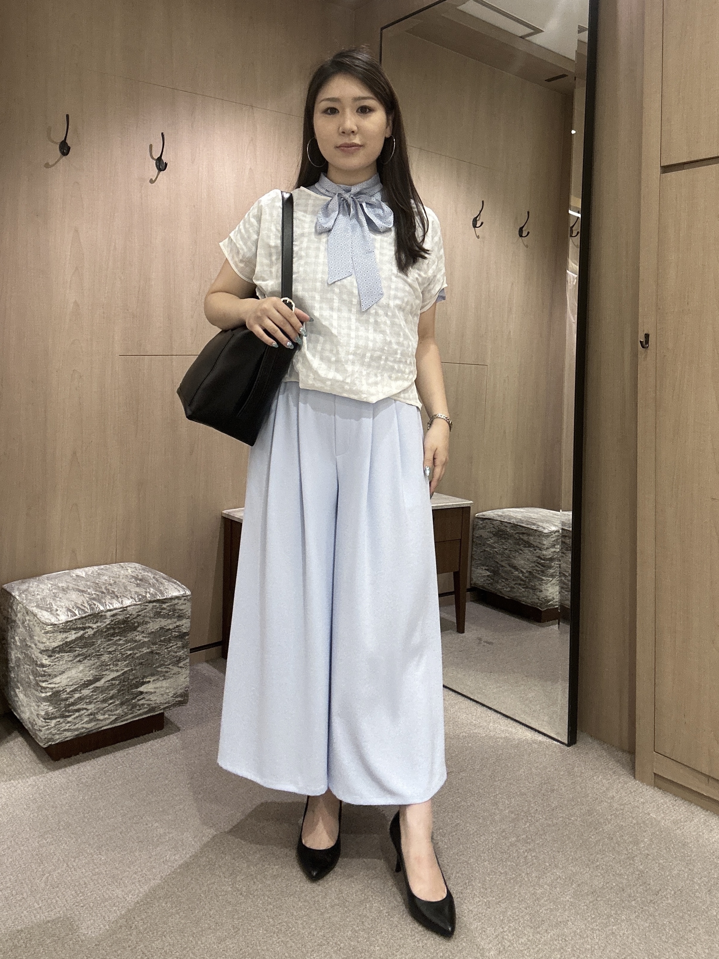 YURIさんの「UNTITLED｜【通勤オフィス/スーツインナー】ダイヤジオメプリントブラウス」を使ったコーディネート
