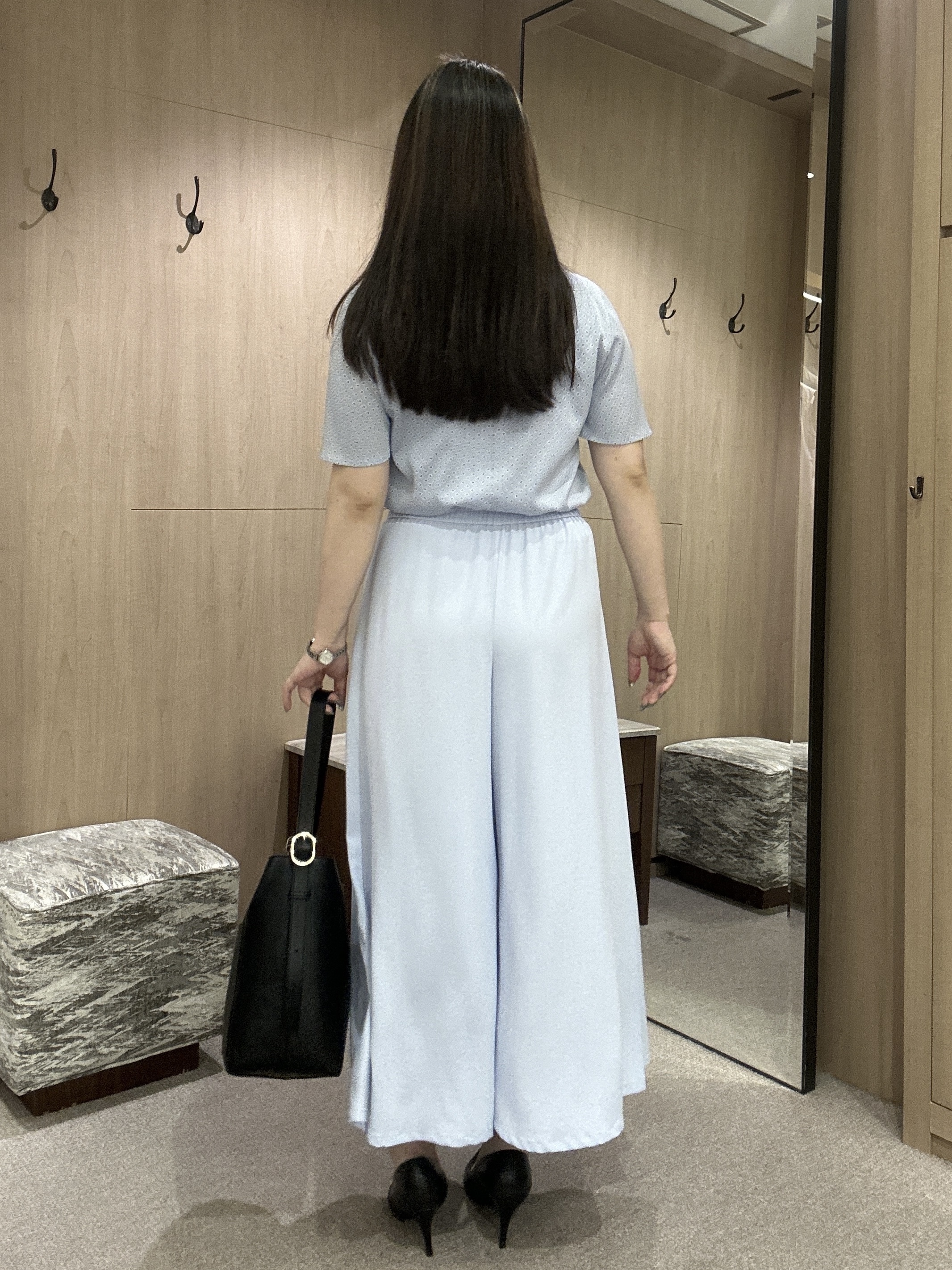 YURIさんの「UNTITLED｜【通勤オフィス/スーツインナー】ダイヤジオメプリントブラウス」を使ったコーディネート
