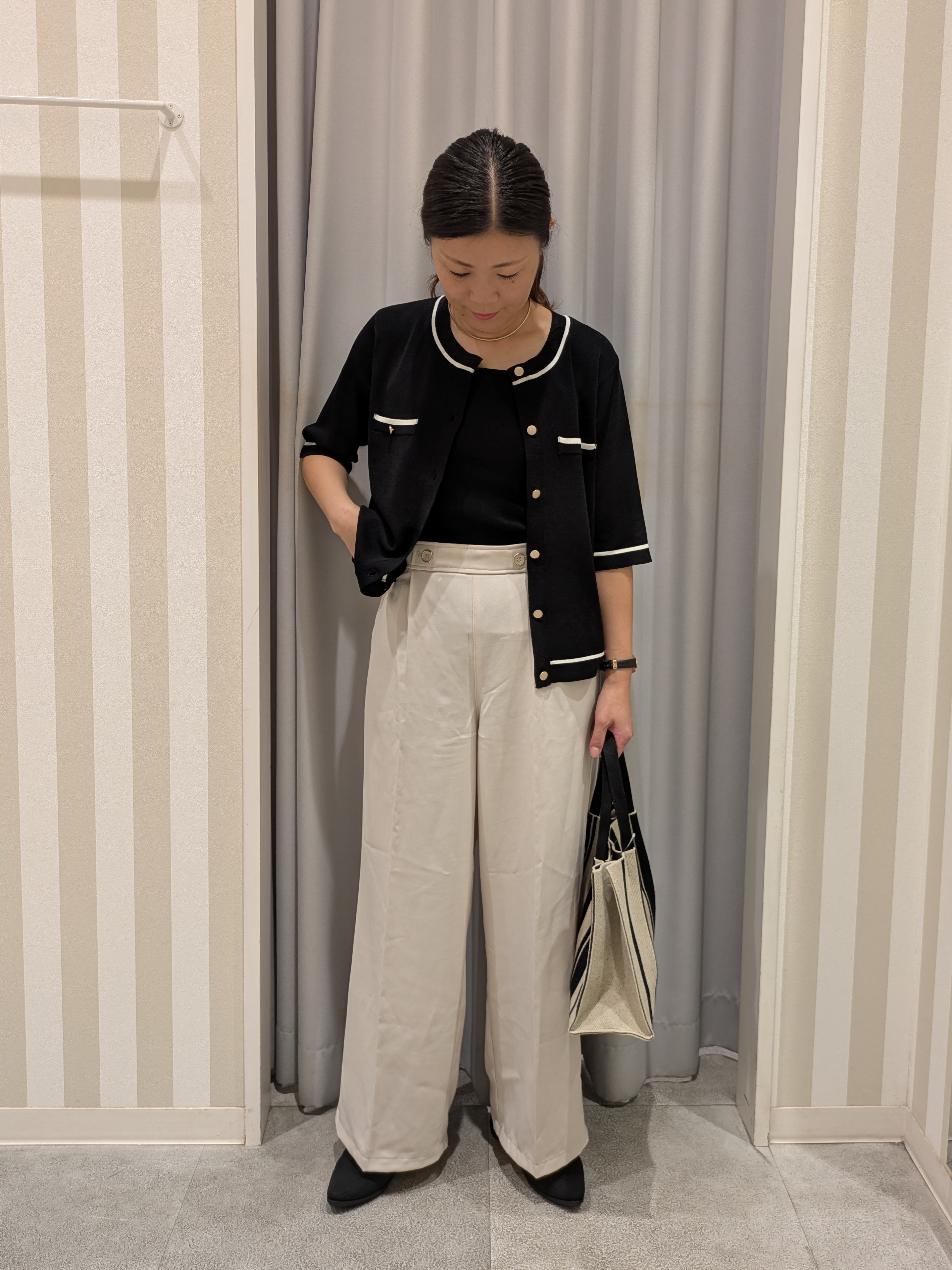 𝐂𝐡𝐢𝐢 &hearts;(ちー)さんの「SHOO･LA･RUE｜【UV/S-LL/洗濯機可】毛玉になりにくい 配色5分袖カーディガン」を使ったコーディネート