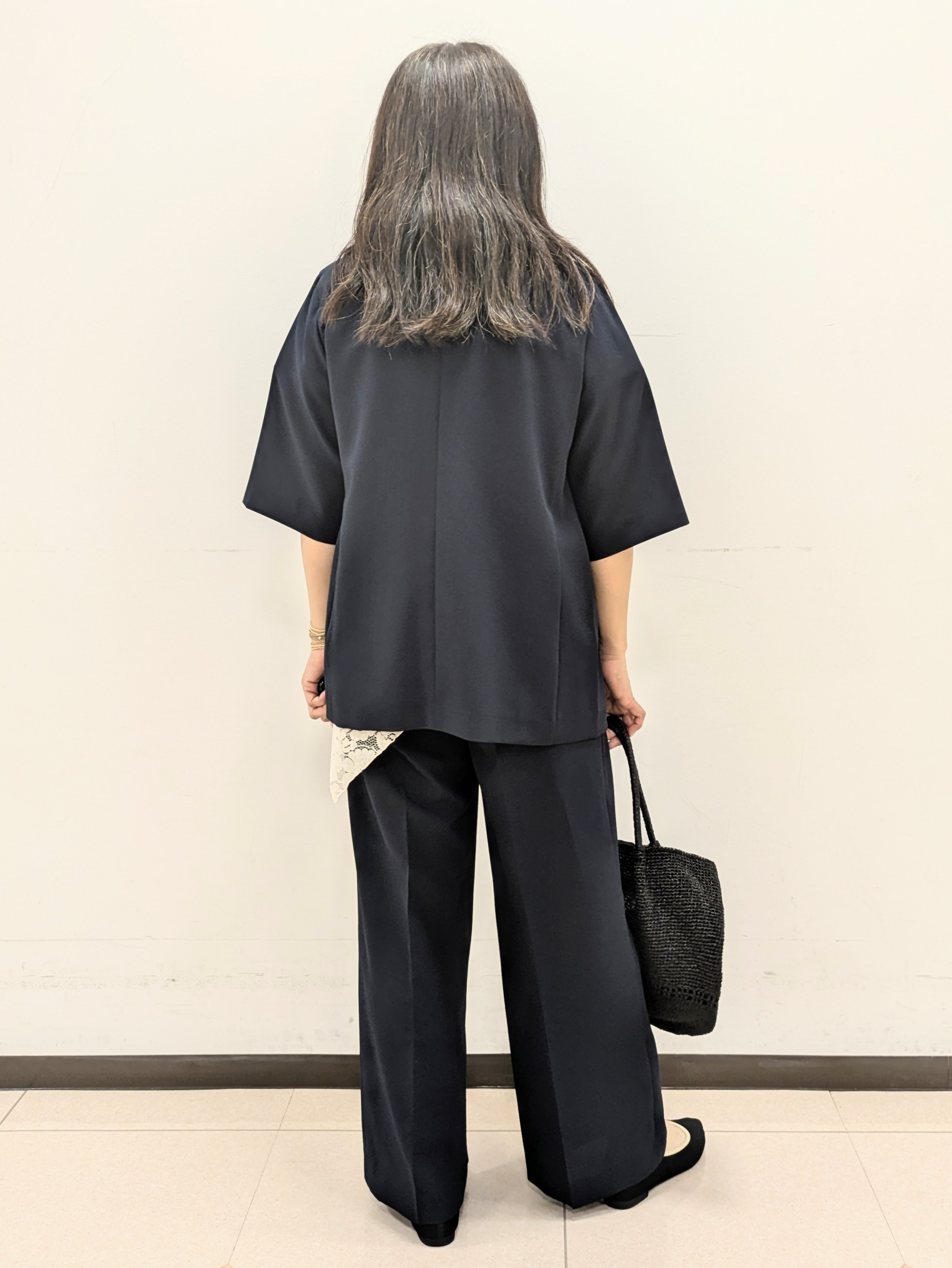 ともさんの「UNTITLED｜【秋の通勤羽織/セットアップ可/UVカット】エアリークール半袖ジャケット」を使ったコーディネート