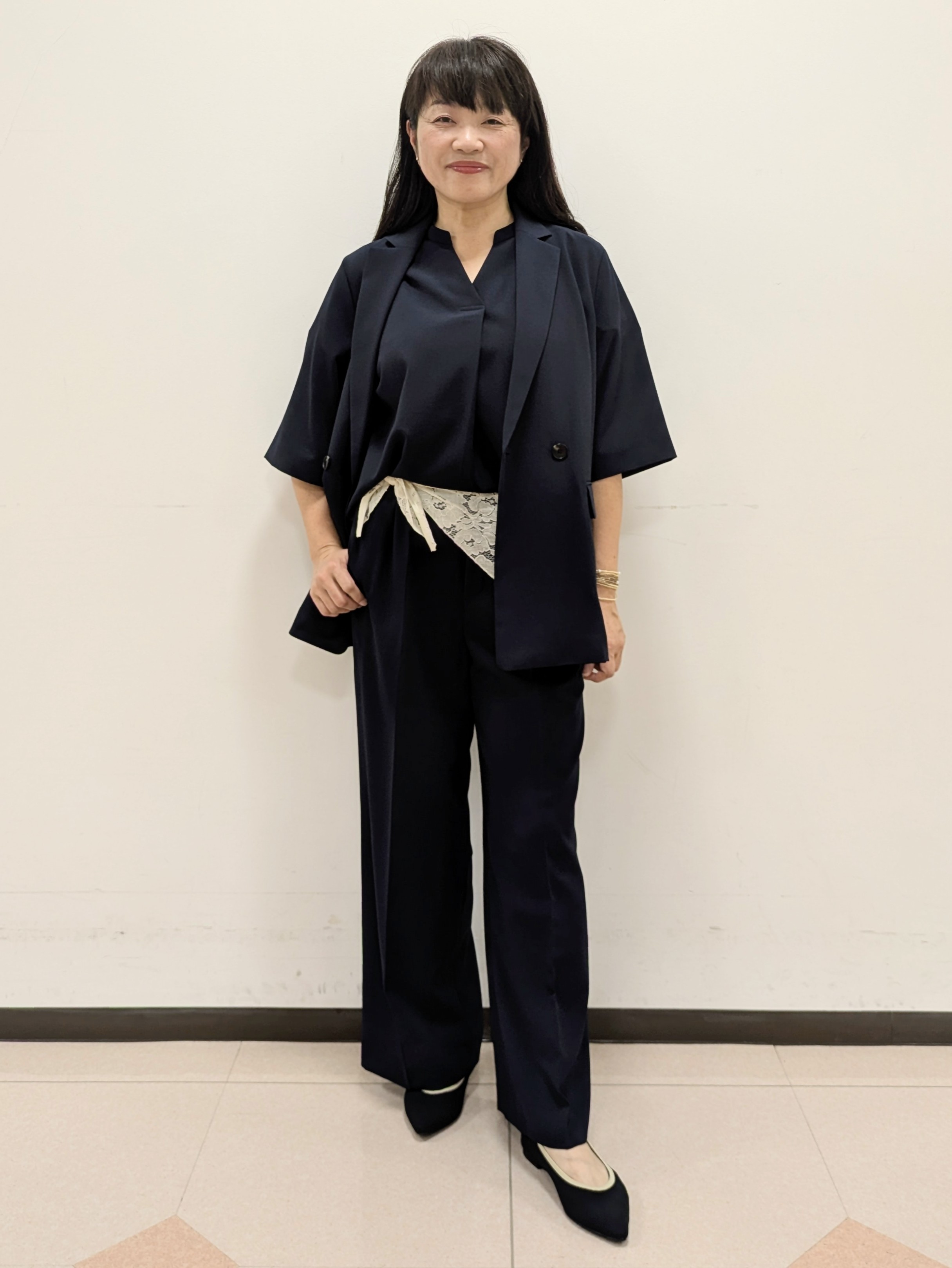 ともさんの「UNTITLED｜【秋の通勤羽織/セットアップ可/UVカット】エアリークール半袖ジャケット」を使ったコーディネート