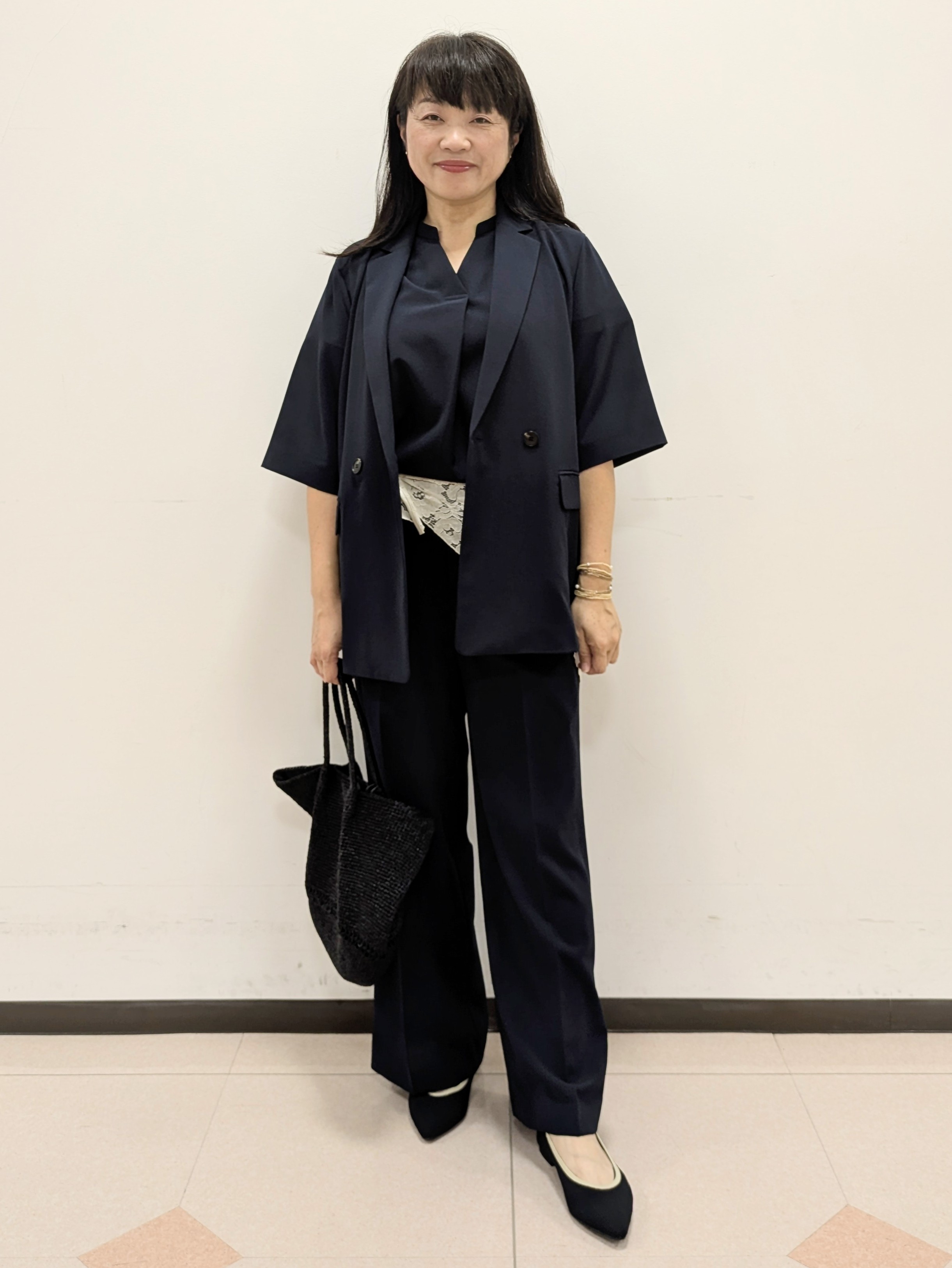 ともさんの「UNTITLED｜【秋の通勤羽織/セットアップ可/UVカット】エアリークール半袖ジャケット」を使ったコーディネート