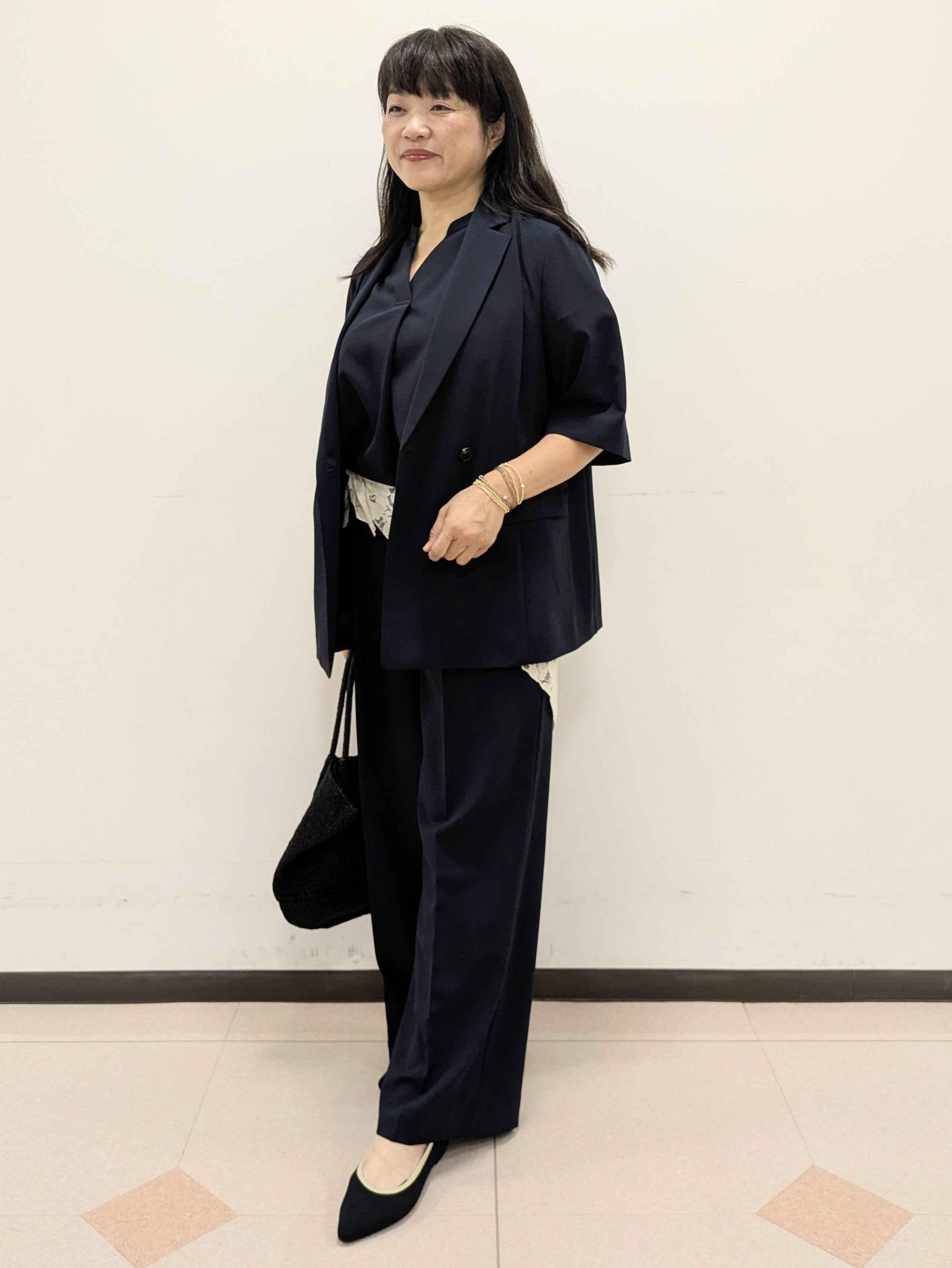 ともさんの「UNTITLED｜【秋の通勤羽織/セットアップ可/UVカット】エアリークール半袖ジャケット」を使ったコーディネート