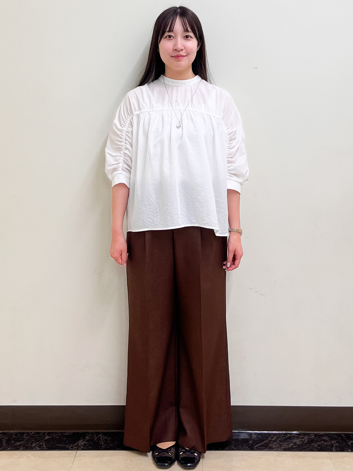 mikikoさんの「Reflect｜【手洗い可】プチハイネック ギャザーブラウス」を使ったコーディネート
