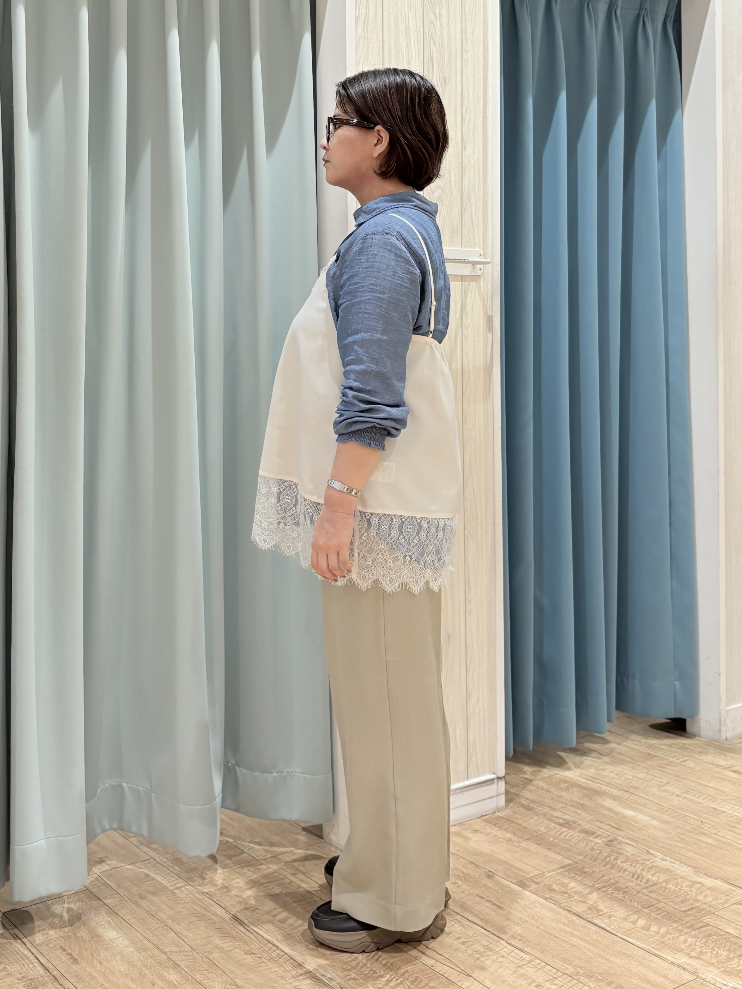 砂糖さんの「SHOO･LA･RUE｜【洗濯機可/S-LL】体型カバーしながらこなれ見え レース付きキャミソール」を使ったコーディネート