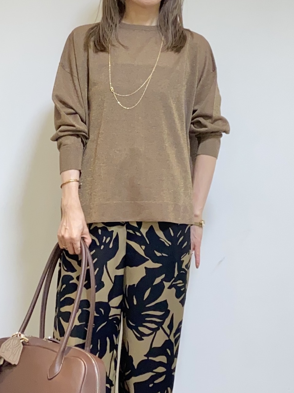 tomoさんの「UNTITLED｜【アンサンブル可/秋羽織り/シアー】前後2WAYカーディガン」を使ったコーディネート