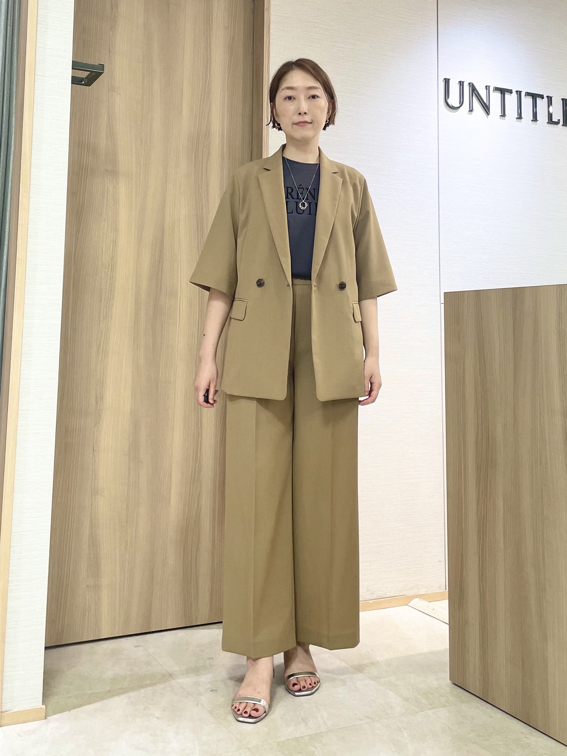 aliceさんの「UNTITLED｜【秋の通勤羽織/セットアップ可/UVカット】エアリークール半袖ジャケット」を使ったコーディネート