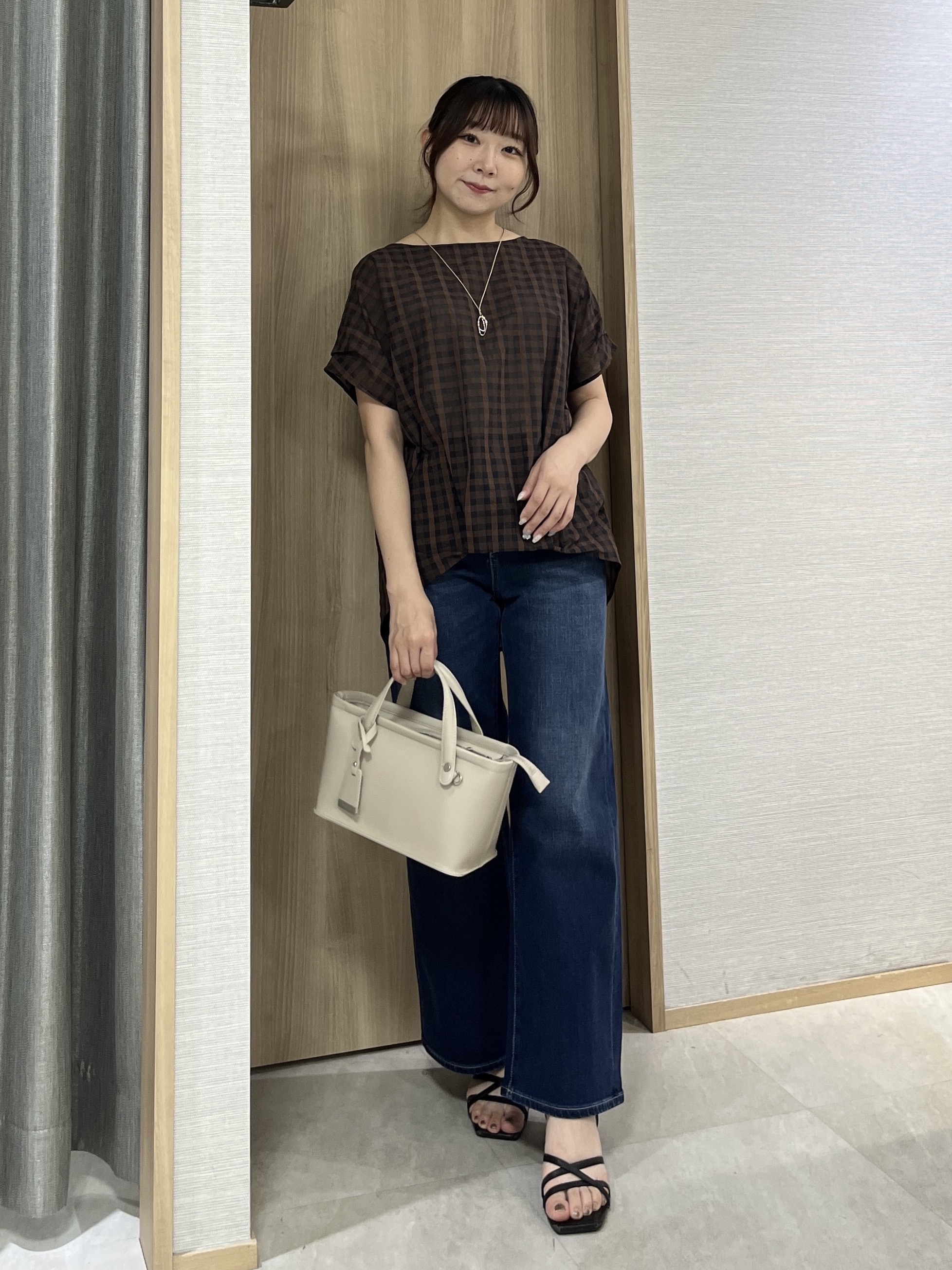 KAHOさんの「UNTITLED｜【秋めきシャツ/体型カバー】シアーチェックブラウス」を使ったコーディネート