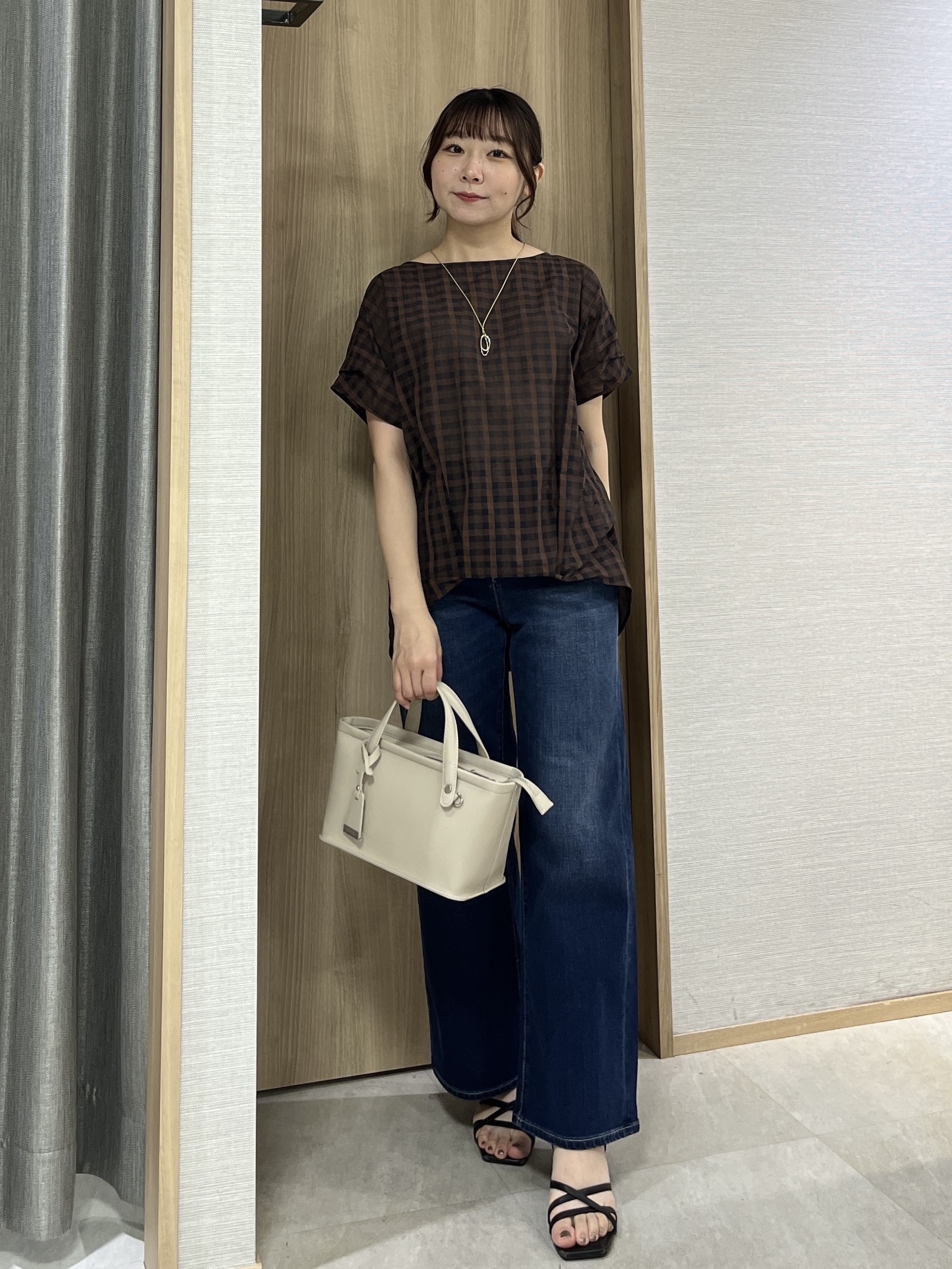 KAHOさんの「UNTITLED｜【秋めきシャツ/体型カバー】シアーチェックブラウス」を使ったコーディネート