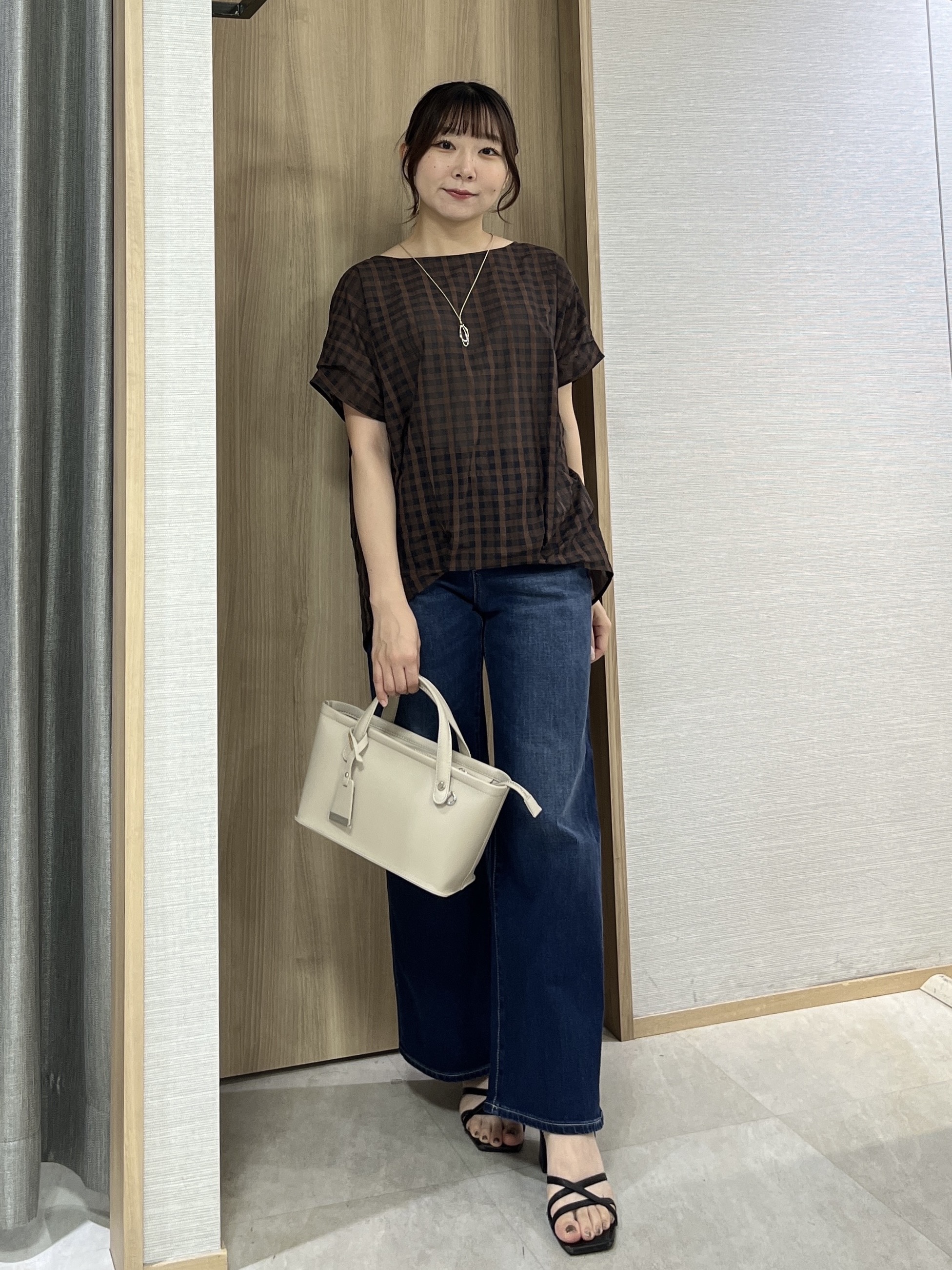 KAHOさんの「UNTITLED｜【秋めきシャツ/体型カバー】シアーチェックブラウス」を使ったコーディネート