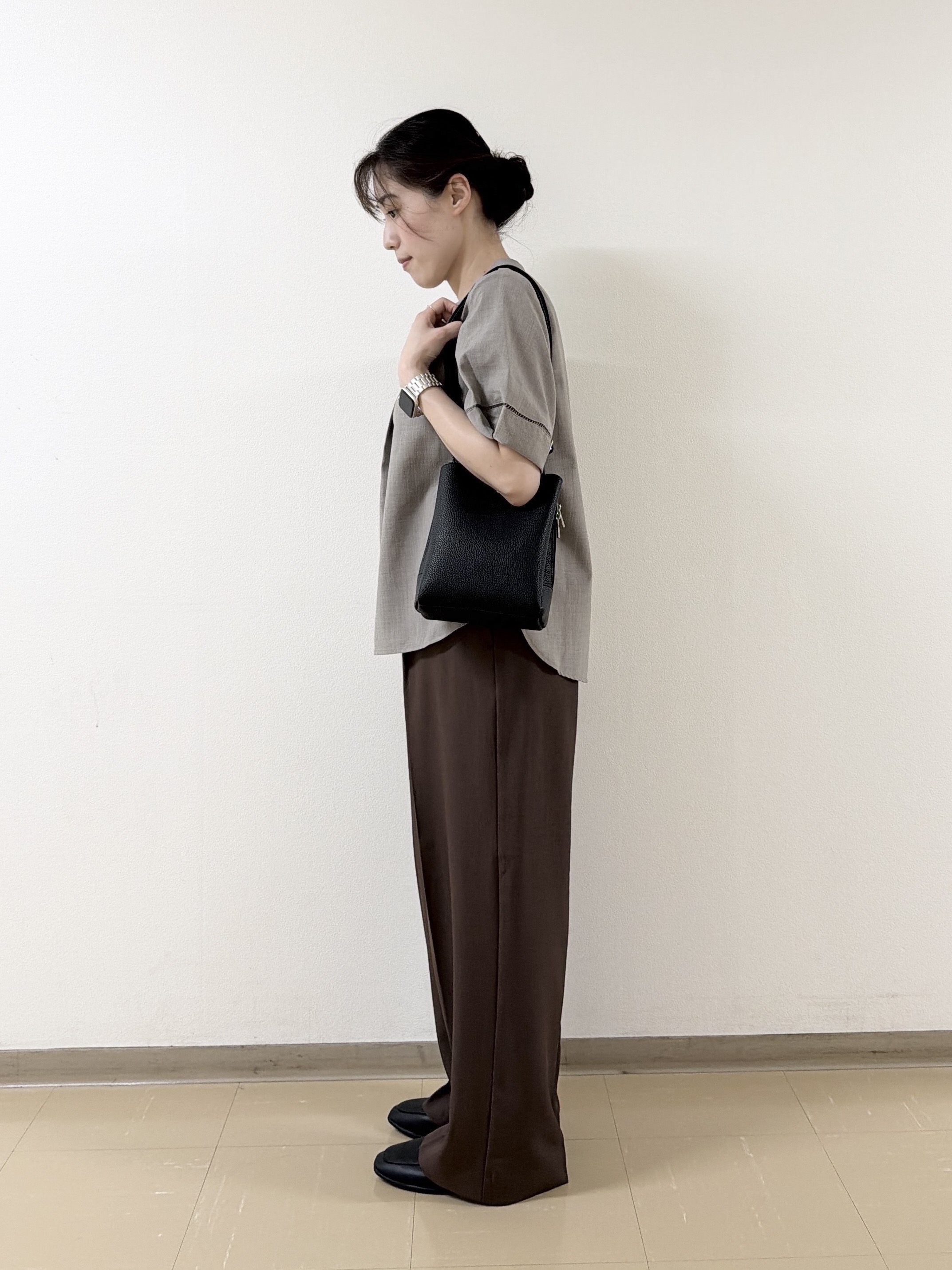 あんづさんの「SHOO･LA･RUE｜【洗濯後しわになりにくい/インせずきまる】シンプルだけど女性らしい 麻調スキッパーブラウス」を使ったコーディネート