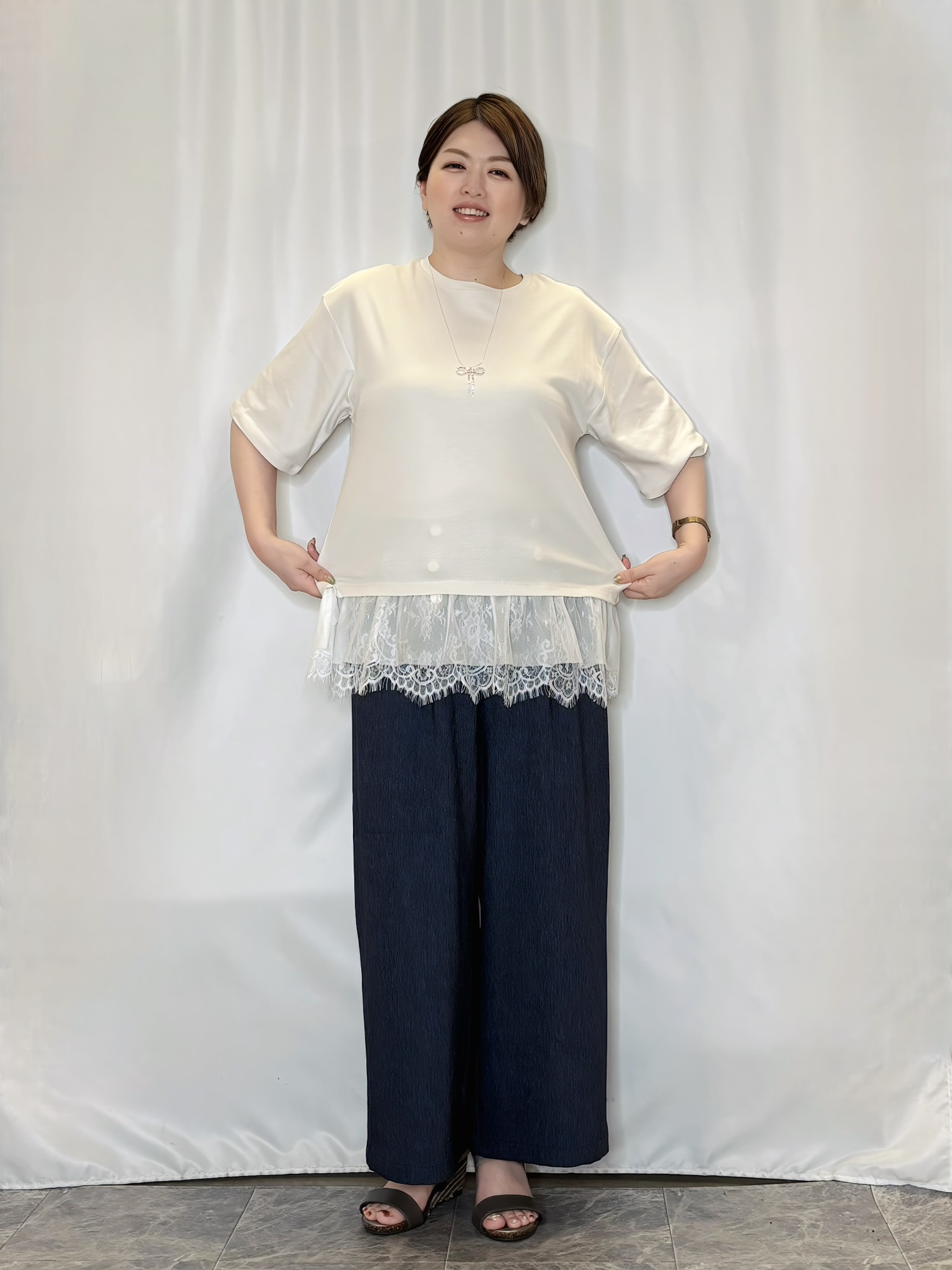 たみさんの「SHOO･LA･RUE｜【UV/抗菌防臭/S-LL】1枚でサマ見え 裾レースTシャツ」を使ったコーディネート