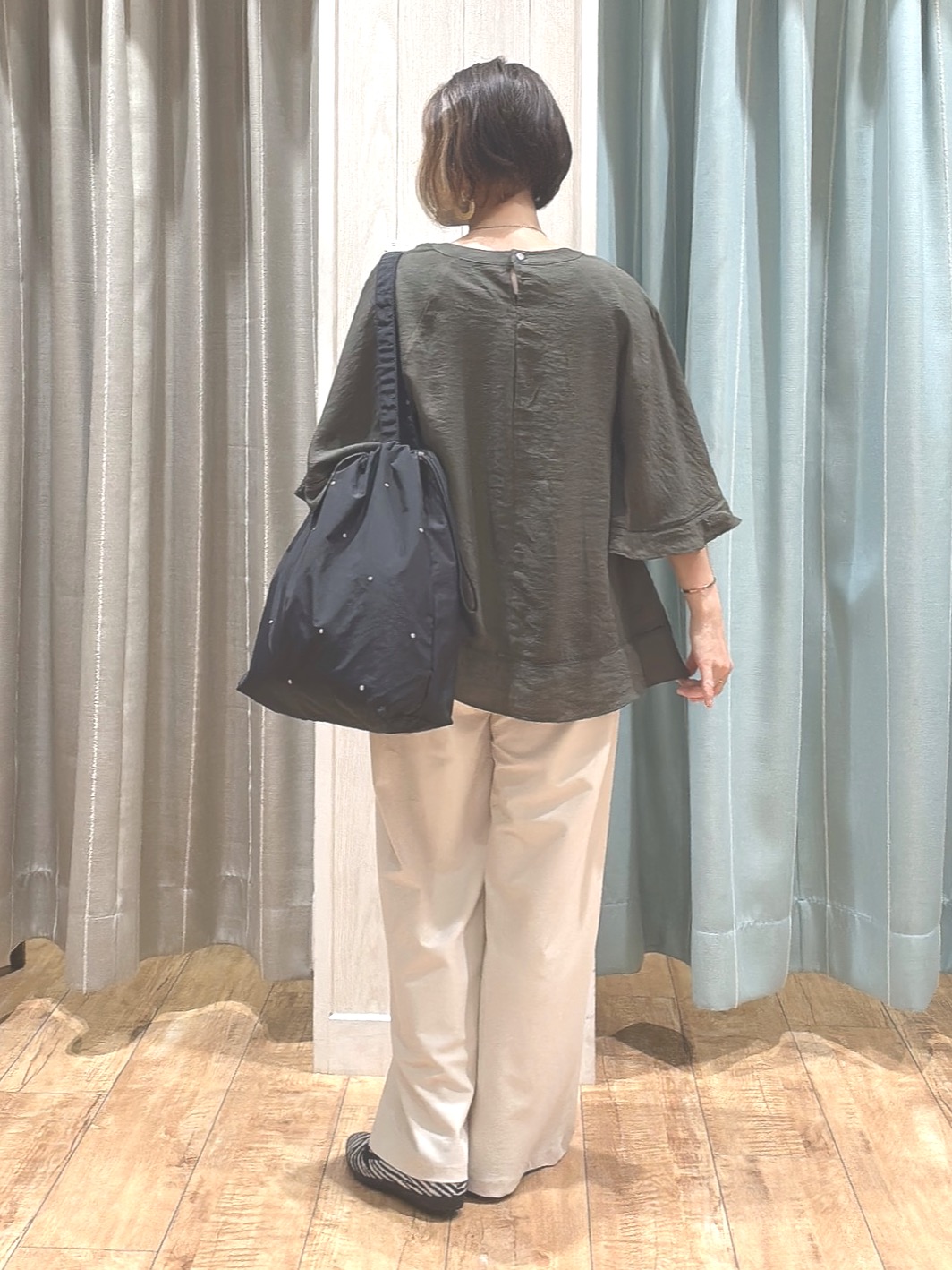 aaamiさんの「SHOO･LA･RUE｜【S-LL/洗濯機可/体型カバー】はしごレースがポイント スラブポンチョ風ブラウス」を使ったコーディネート
