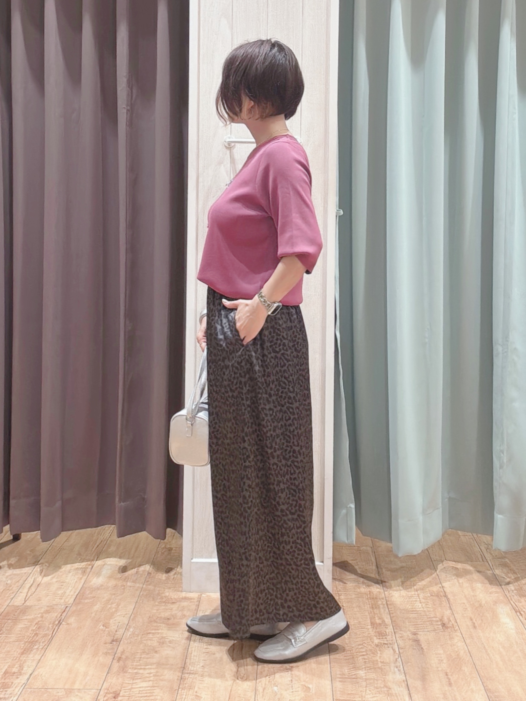 aaamiさんの「SHOO･LA･RUE｜【ガンガン洗える/ひんやり/UV/毛玉になりにくい】二の腕見せない 5分袖ニット」を使ったコーディネート