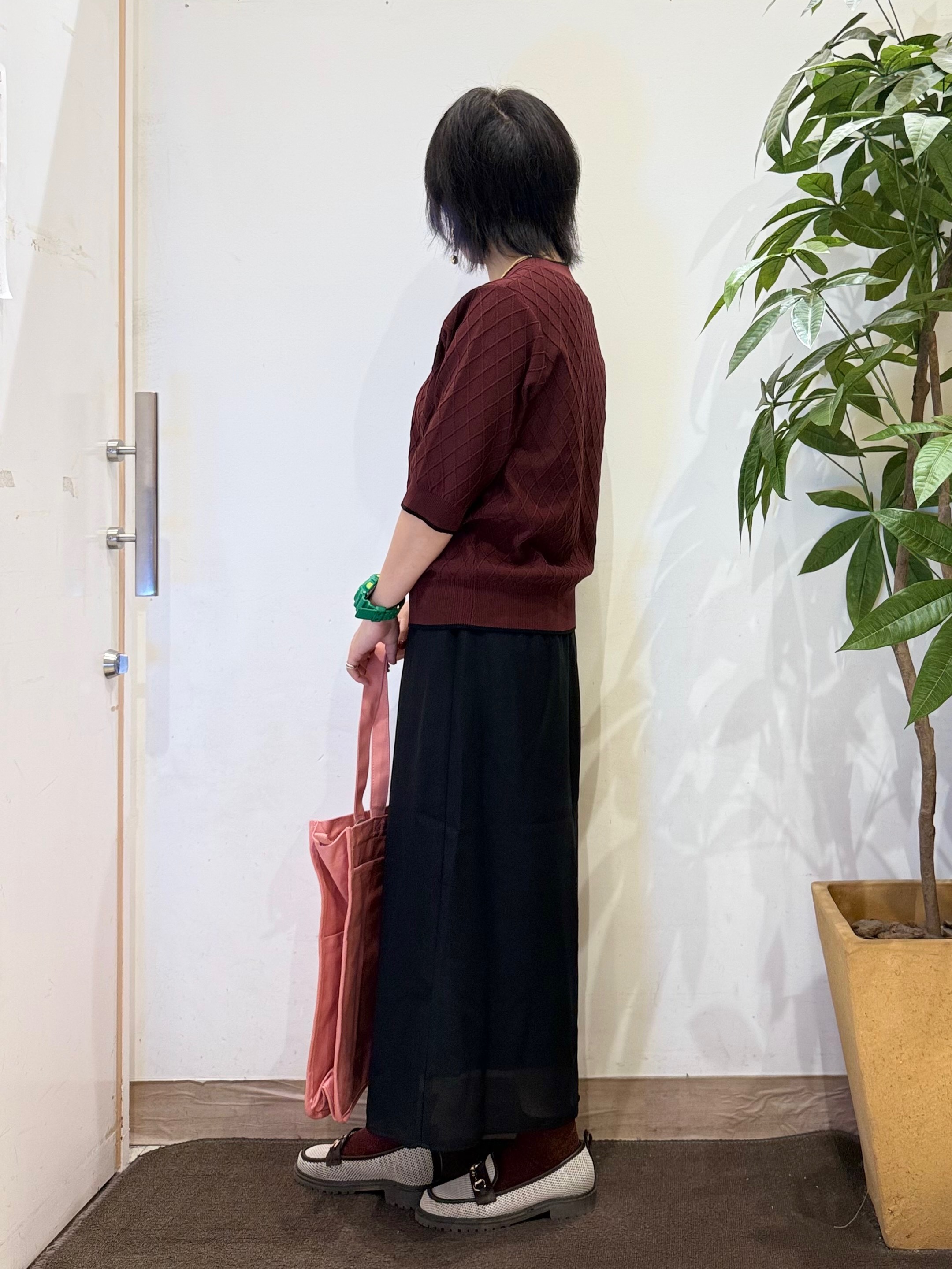 misakiさんの「SHOO･LA･RUE｜【毛玉になりにくい/S-LL/洗濯機可】ダイヤ柄が上品 二の腕隠せる5分袖ニット」を使ったコーディネート