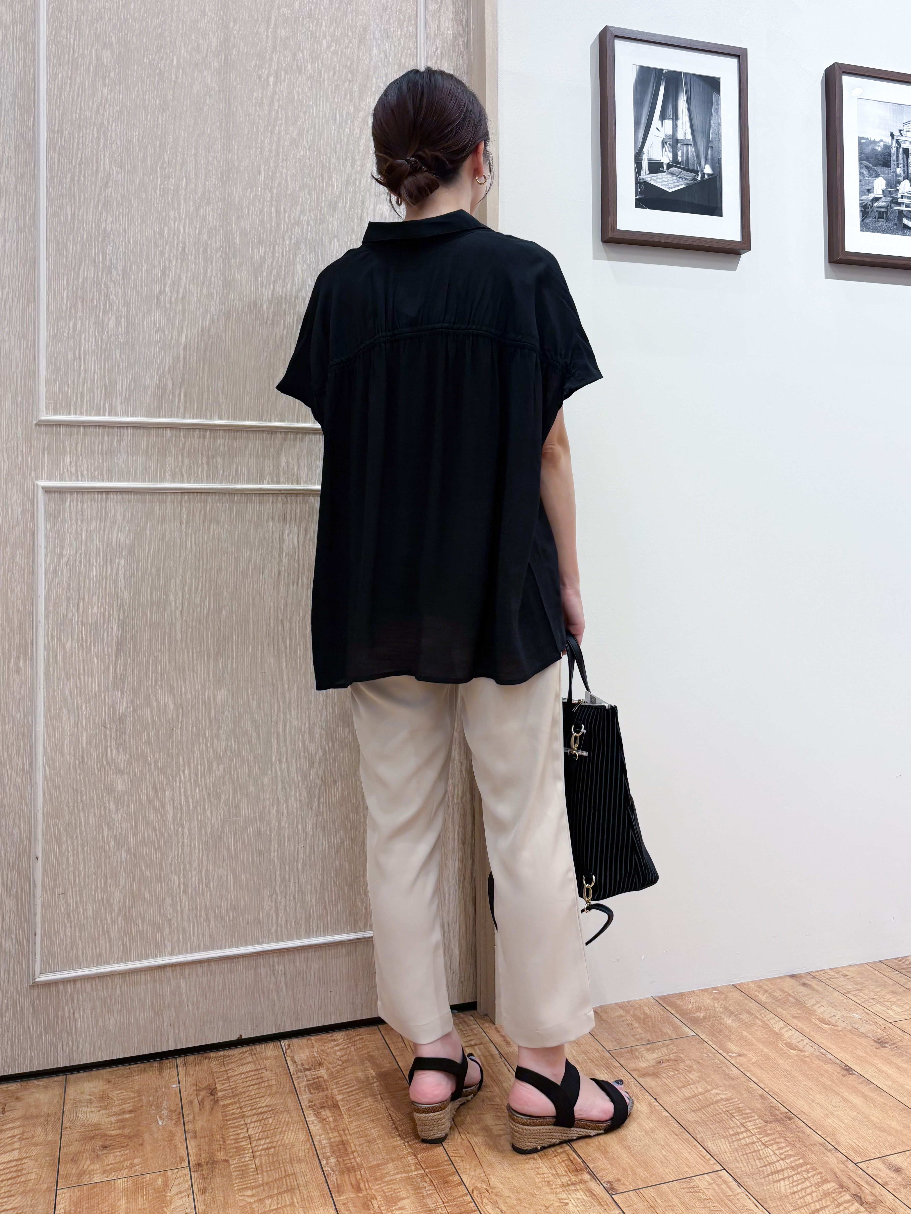 なみさんの「SHOO･LA･RUE｜【UV/洗濯機可】ほんのりシアーで上品な バックギャザーブラウス」を使ったコーディネート