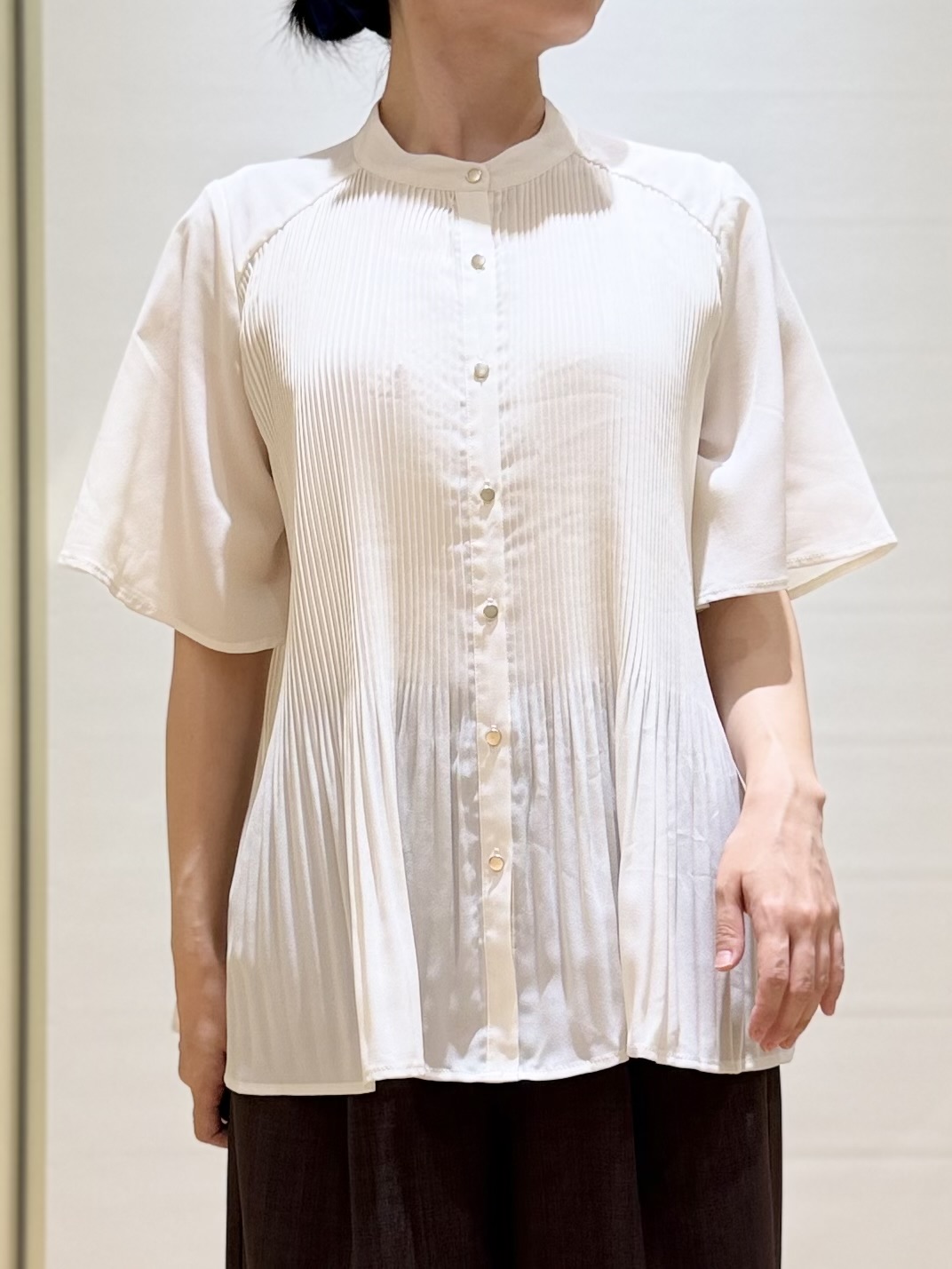 あんりさんの「grove｜【体型カバー◎】大人フェミニン消しプリーツブラウス」を使ったコーディネート