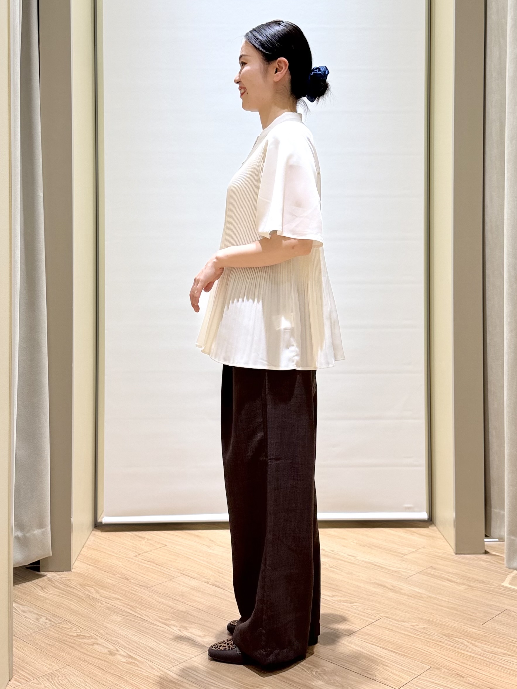 あんりさんの「grove｜【体型カバー◎】大人フェミニン消しプリーツブラウス」を使ったコーディネート