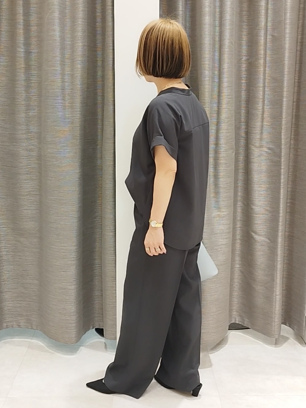 s u g iさんの「UNTITLED｜【セットアップ可/UVカット】エアリークールブラウス」を使ったコーディネート