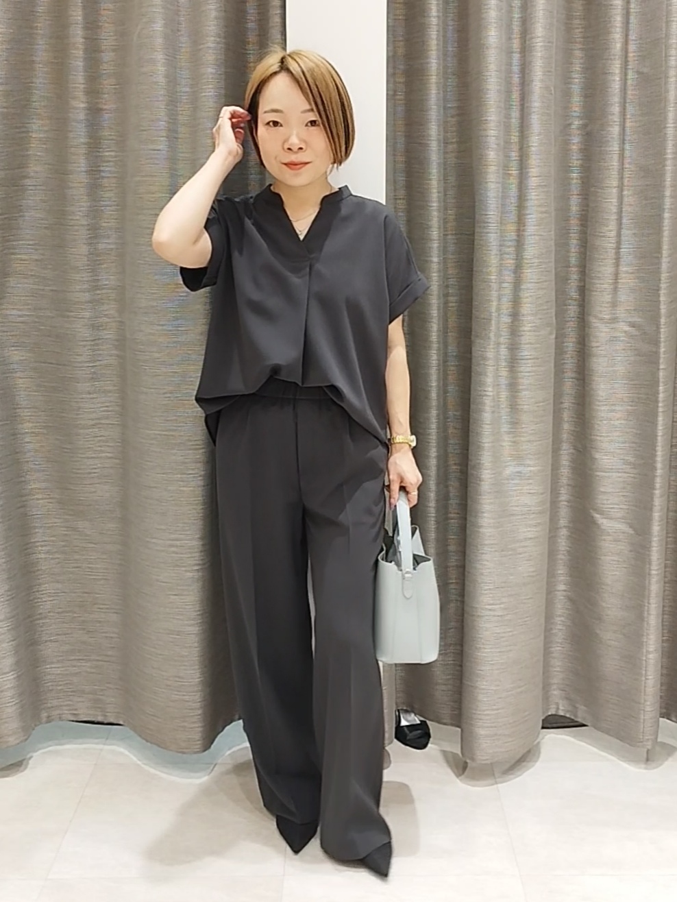 s u g iさんの「UNTITLED｜【セットアップ可/UVカット】エアリークールブラウス」を使ったコーディネート