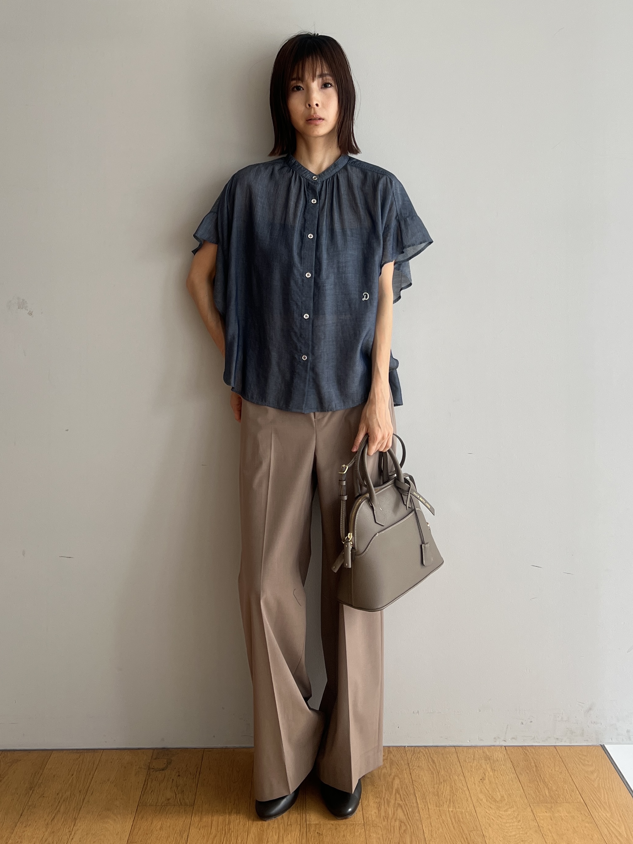 misaさんの「DRESSTERIOR｜◆mica della valle（ミカデラヴァッレ）Katia ハンドバッグ」を使ったコーディネート