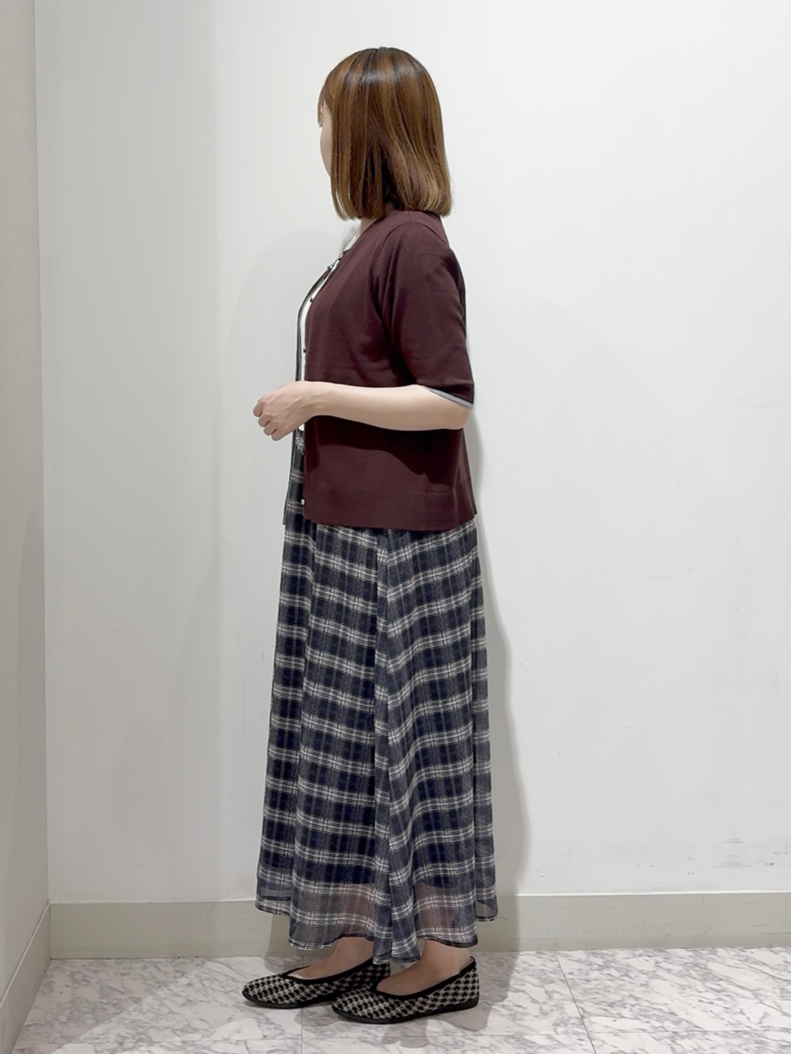 しかっちさんの「grove｜【低身長さんも選べる着丈・洗濯機◎】1枚で華やか 肩フリルニットドッキングワンピース」を使ったコーディネート
