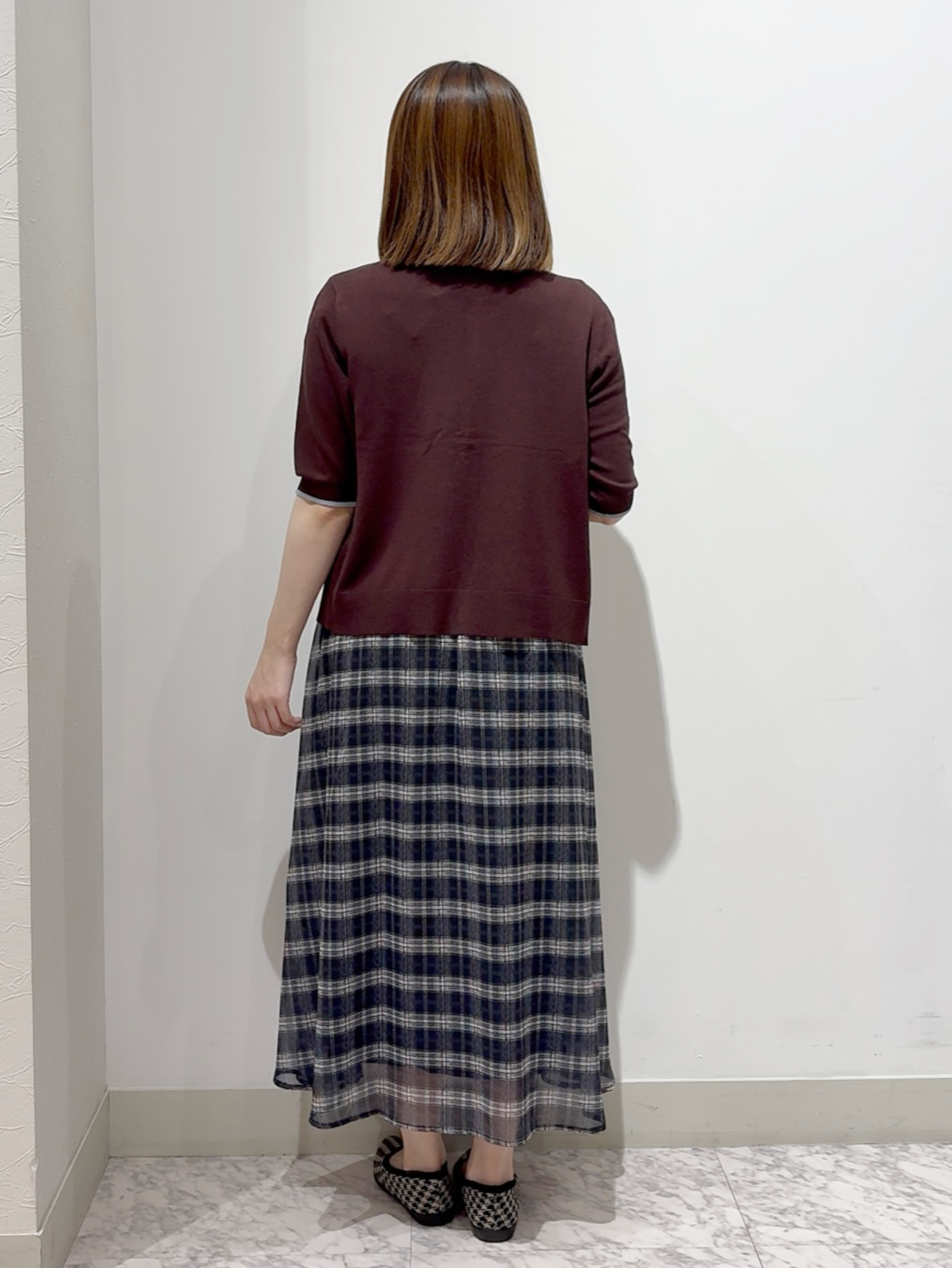しかっちさんの「grove｜【低身長さんも選べる着丈・洗濯機◎】1枚で華やか 肩フリルニットドッキングワンピース」を使ったコーディネート