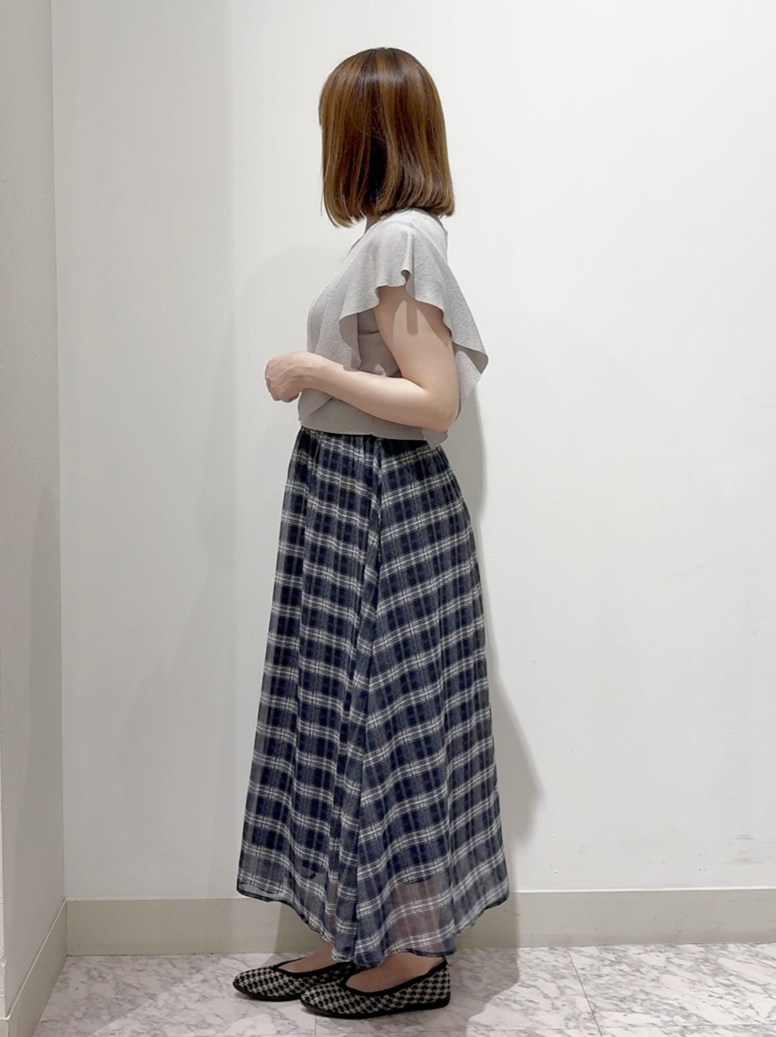 しかっちさんの「grove｜【低身長さんも選べる着丈・洗濯機◎】1枚で華やか 肩フリルニットドッキングワンピース」を使ったコーディネート