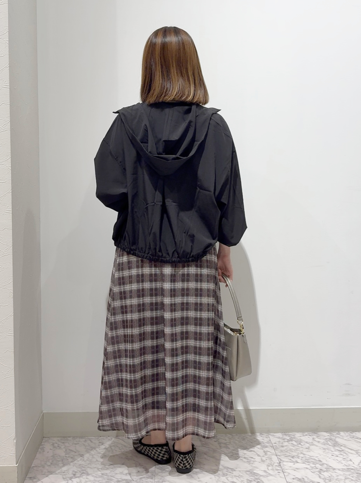 しかっちさんの「grove｜【低身長さんも選べる着丈・洗濯機◎】1枚で華やか 肩フリルニットドッキングワンピース」を使ったコーディネート