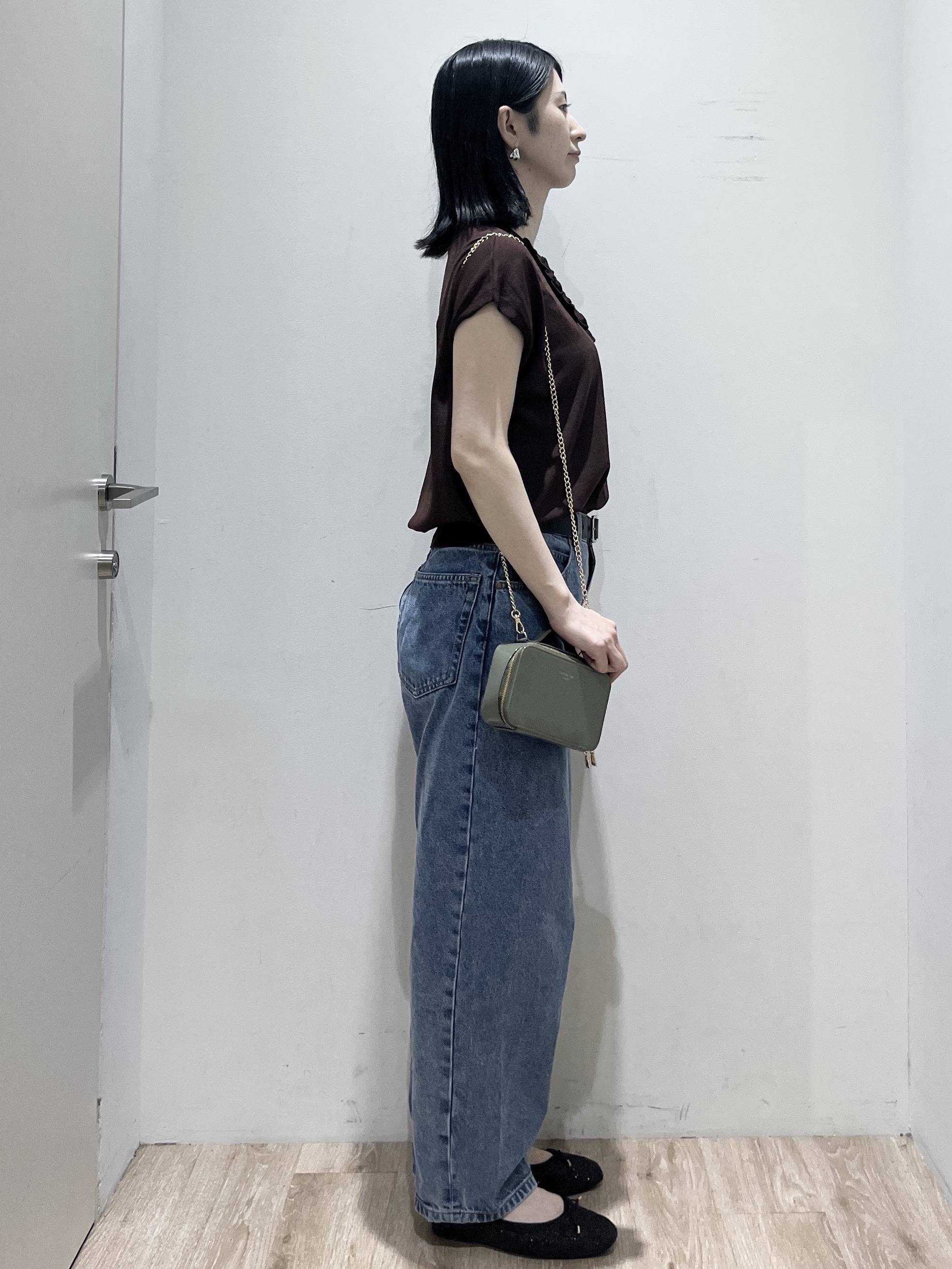 momokoさんの「OPAQUE.CLIP｜【UV】フリルフレンチスリーブニット《接触冷感／洗濯機OK》」を使ったコーディネート