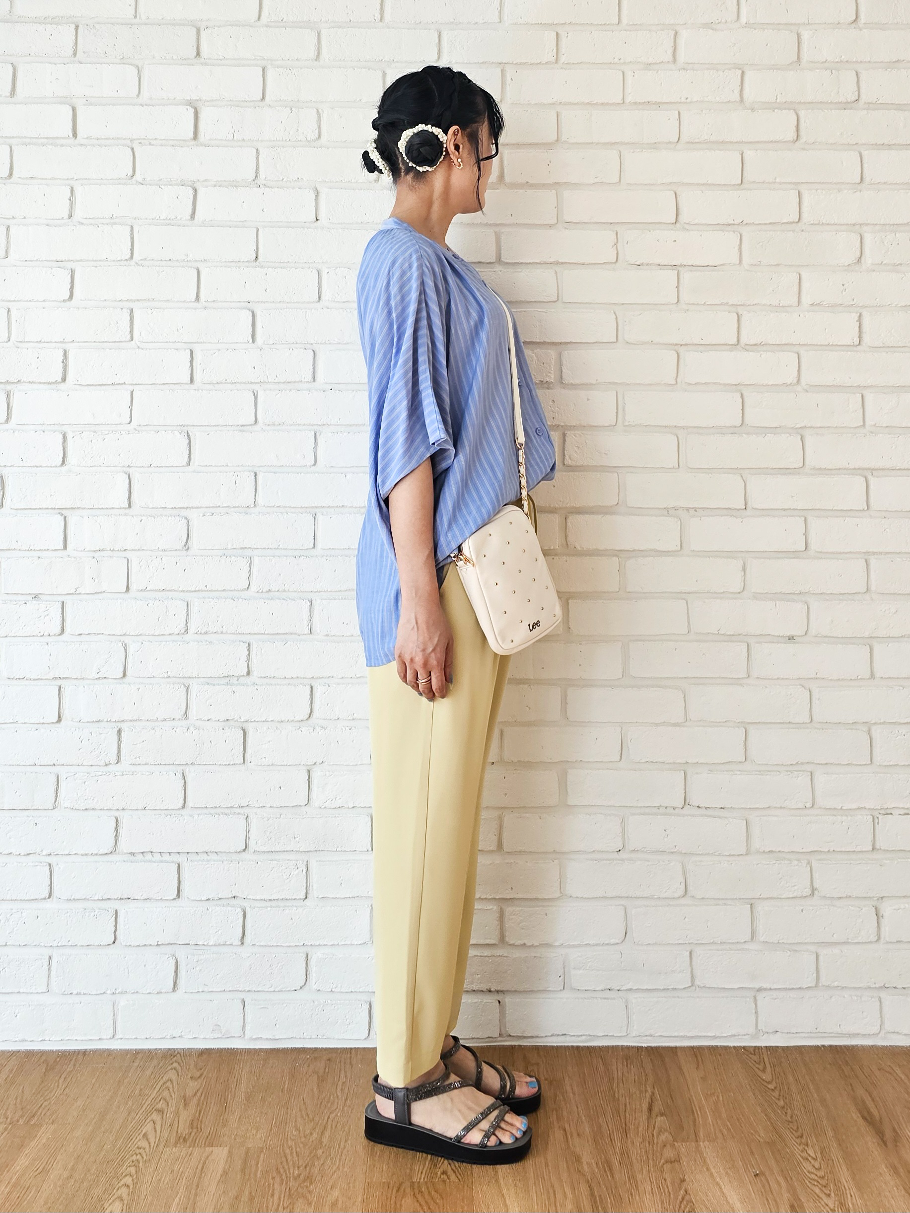 ゆゆさんの「SHOO･LA･RUE｜【洗濯機可/体型カバー】二の腕隠れる ゆるっとドルマンバンドカラーシャツ」を使ったコーディネート