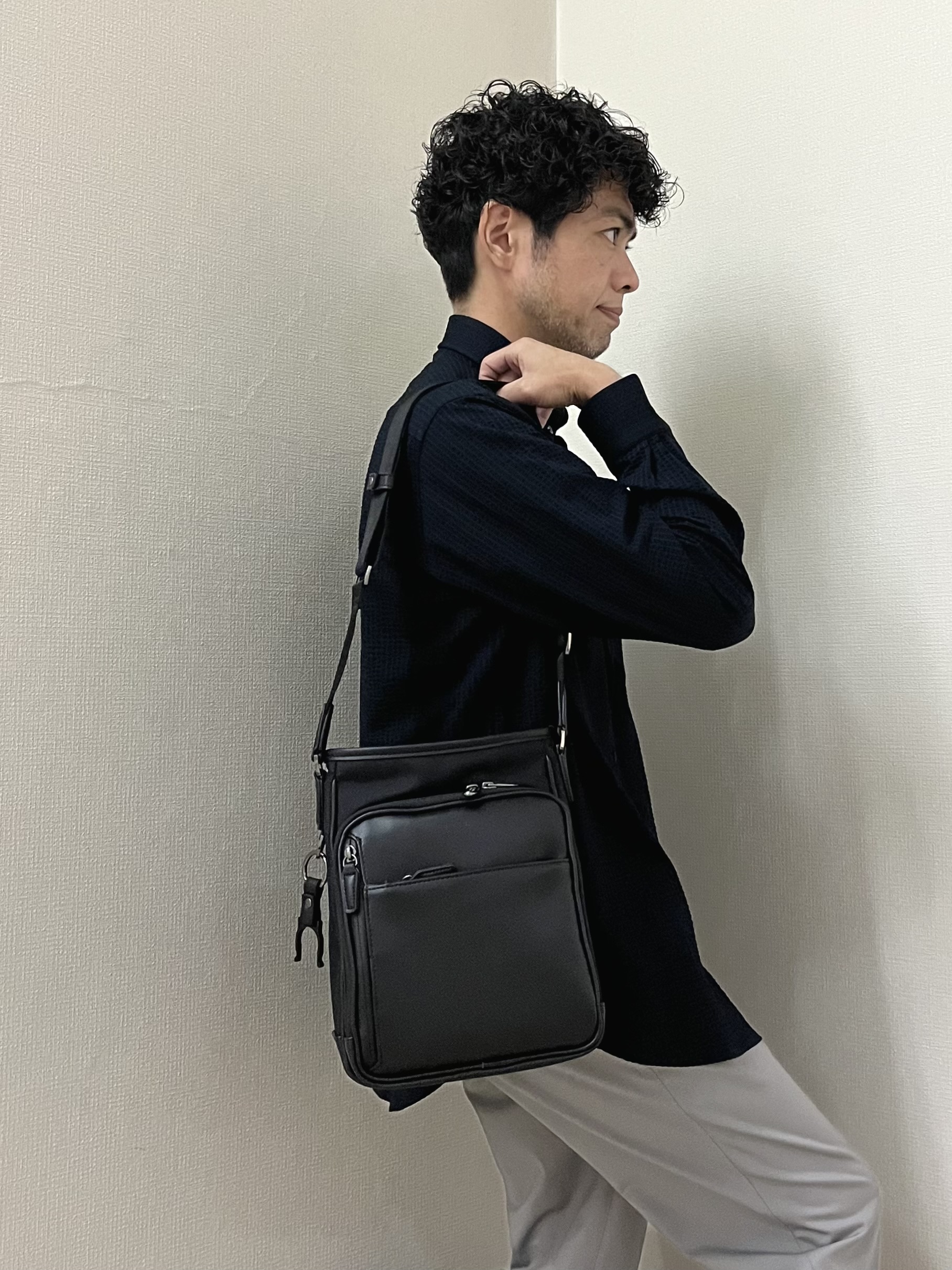 URAさんの「TAKEO KIKUCHI｜【抗菌防臭/シーズンレス】シアサッカー ジャージシャツ」を使ったコーディネート