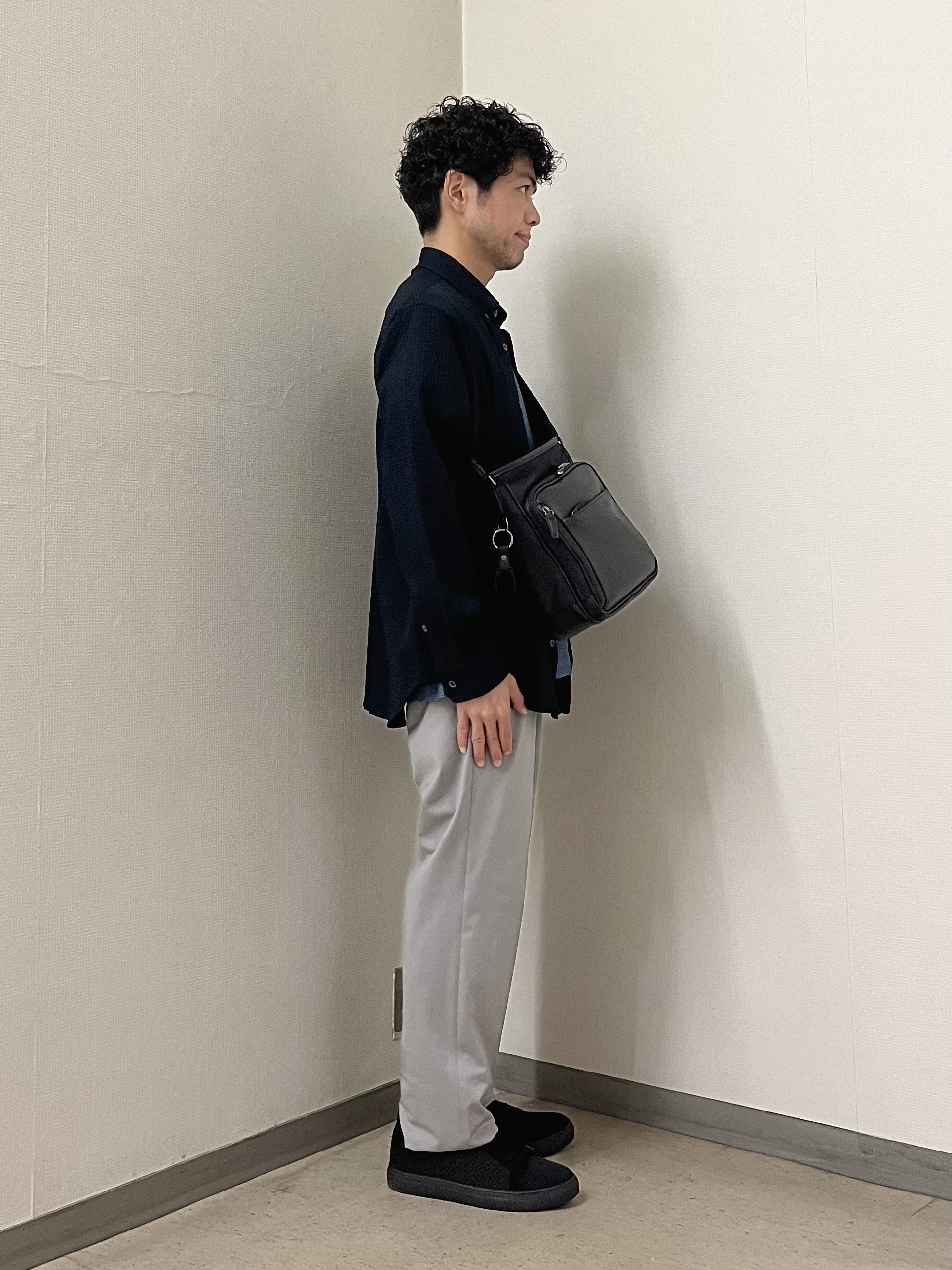 URAさんの「TAKEO KIKUCHI｜【抗菌防臭/シーズンレス】シアサッカー ジャージシャツ」を使ったコーディネート