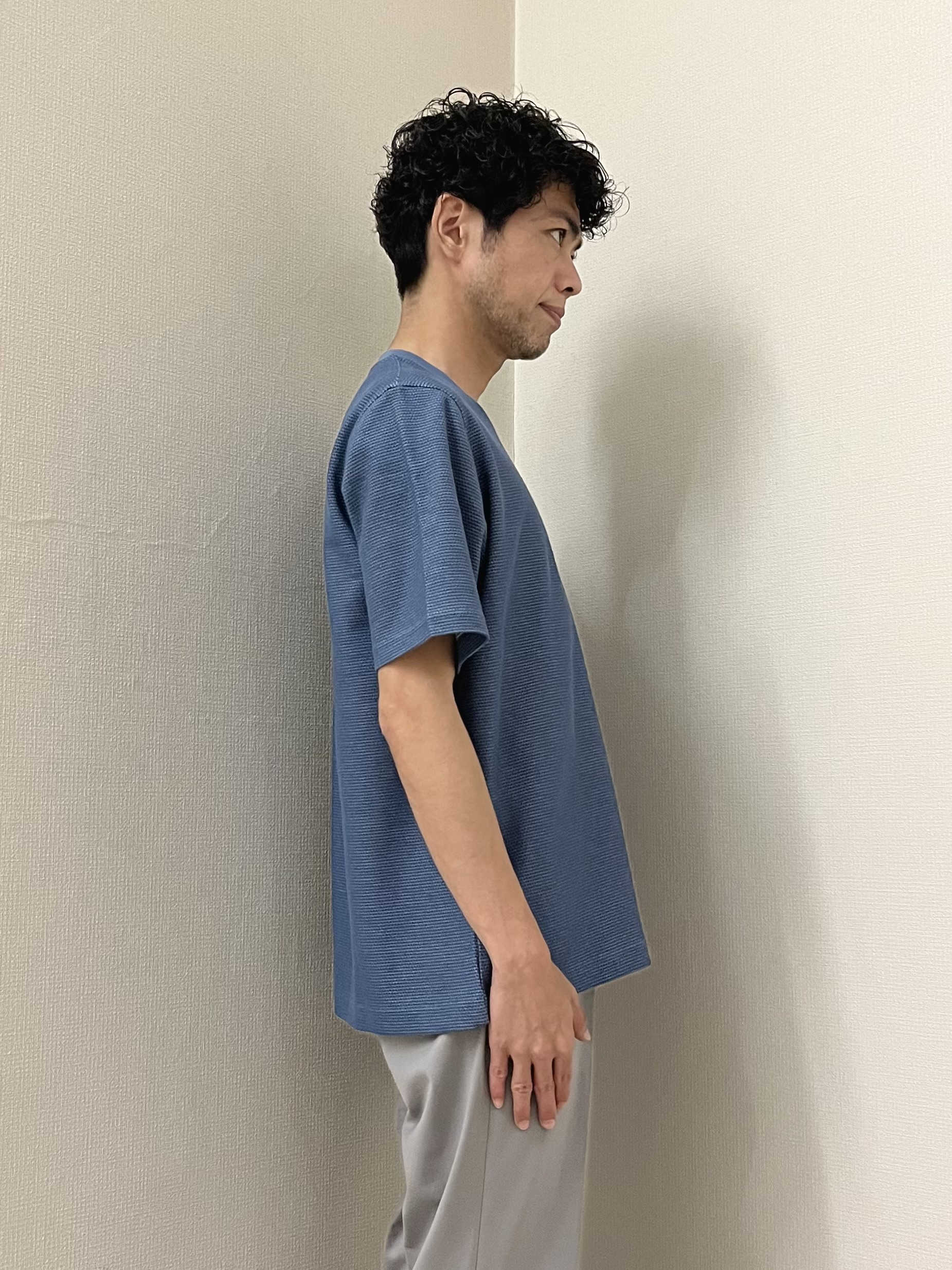 URAさんの「TAKEO KIKUCHI｜【抗菌防臭/シーズンレス】シアサッカー ジャージシャツ」を使ったコーディネート