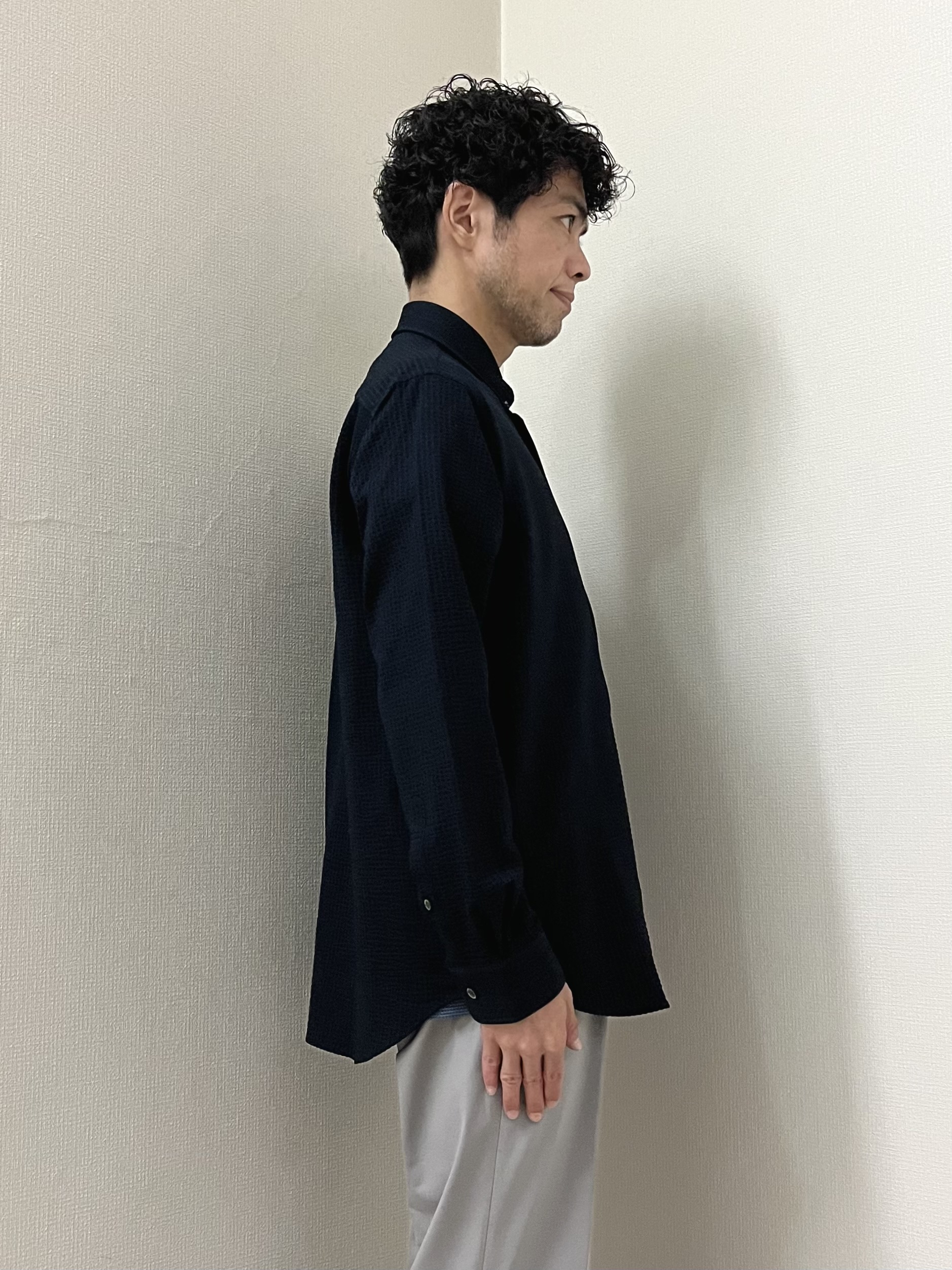 URAさんの「TAKEO KIKUCHI｜【抗菌防臭/シーズンレス】シアサッカー ジャージシャツ」を使ったコーディネート