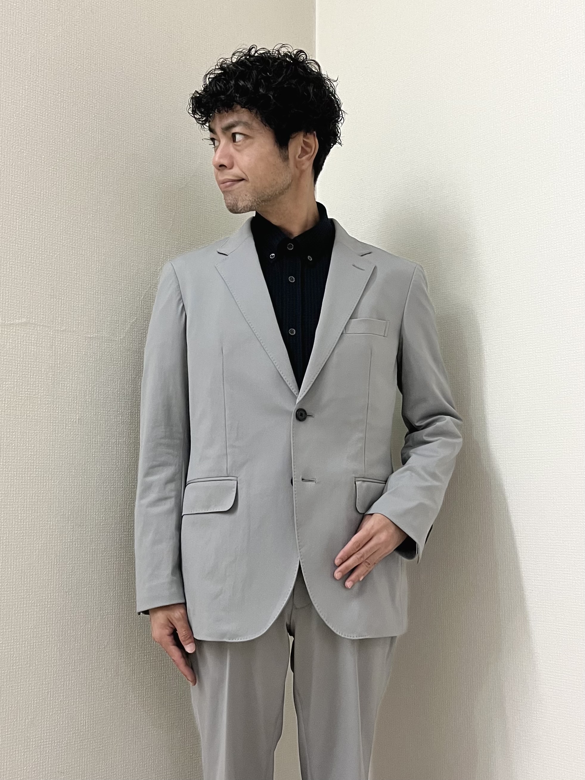 URAさんの「TAKEO KIKUCHI｜【360&deg;ストレッチ／軽量】None Of Stress ライト ジャケット（セットアップ対応）」を使ったコーディネート