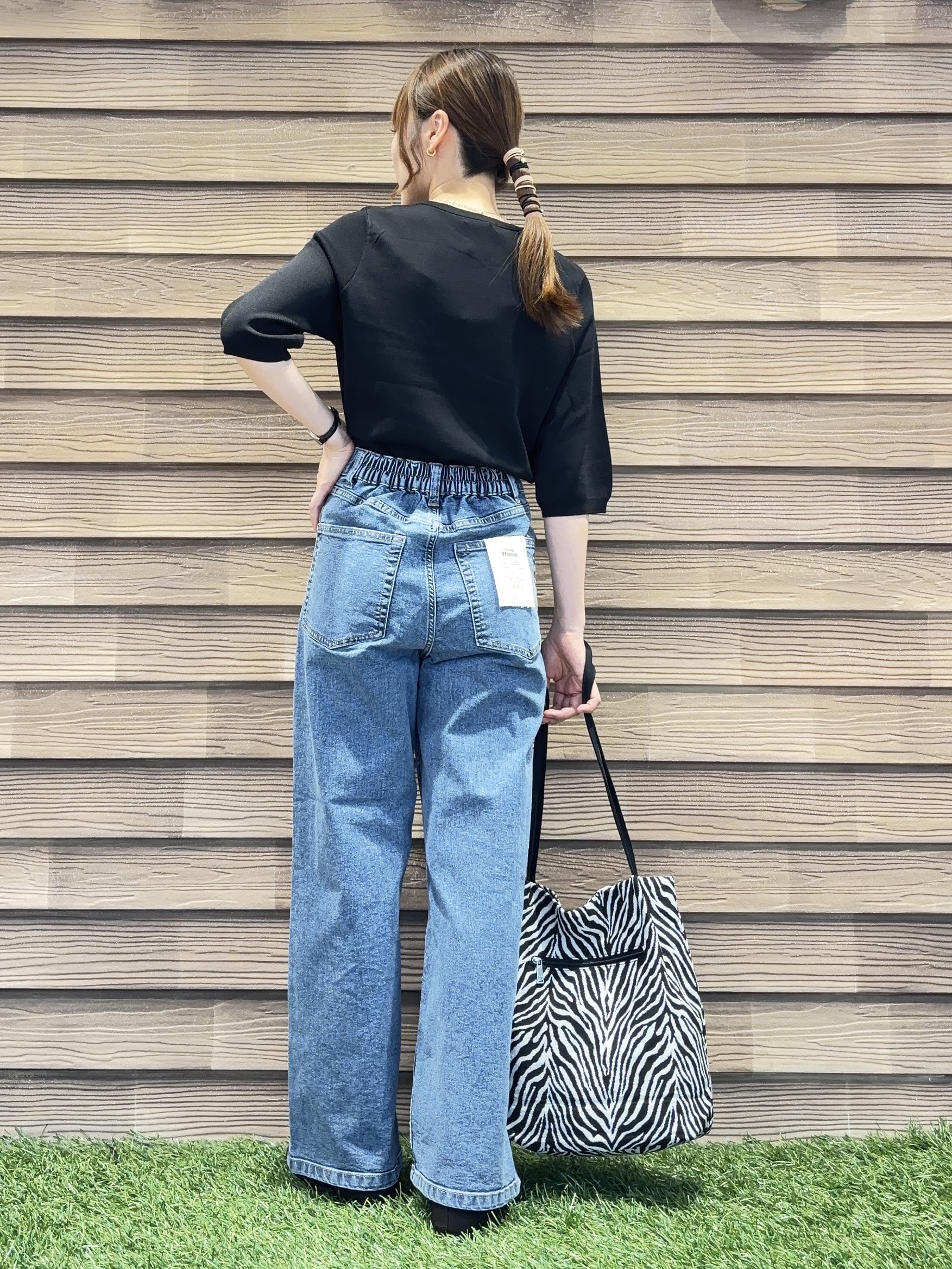 himiさんの「SHOO･LA･RUE｜【ガンガン洗える/UV/毛玉になりにくい】二の腕見せない 5分袖ニット」を使ったコーディネート