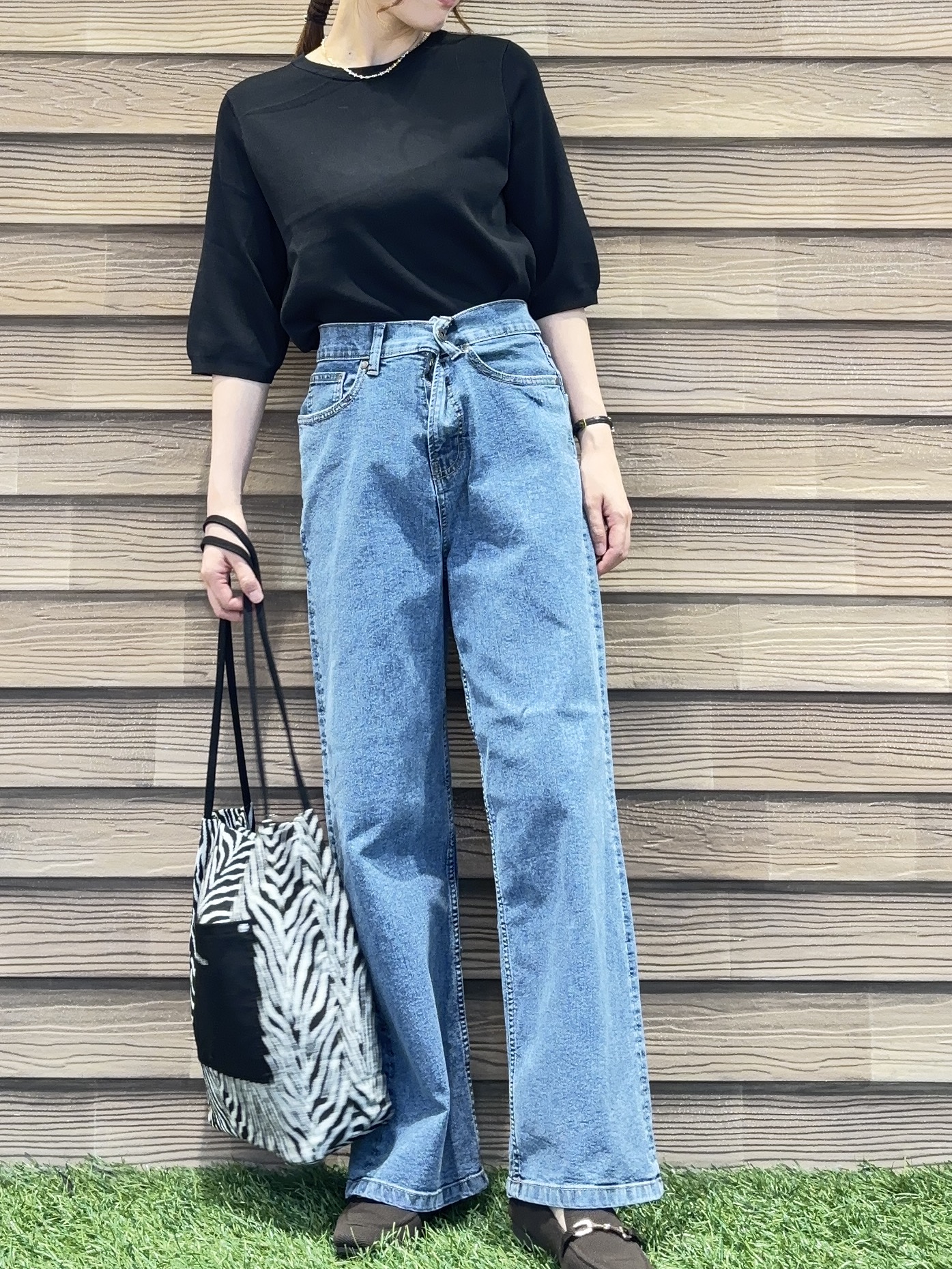 himiさんの「SHOO･LA･RUE｜【ガンガン洗える/UV/毛玉になりにくい】二の腕見せない 5分袖ニット」を使ったコーディネート