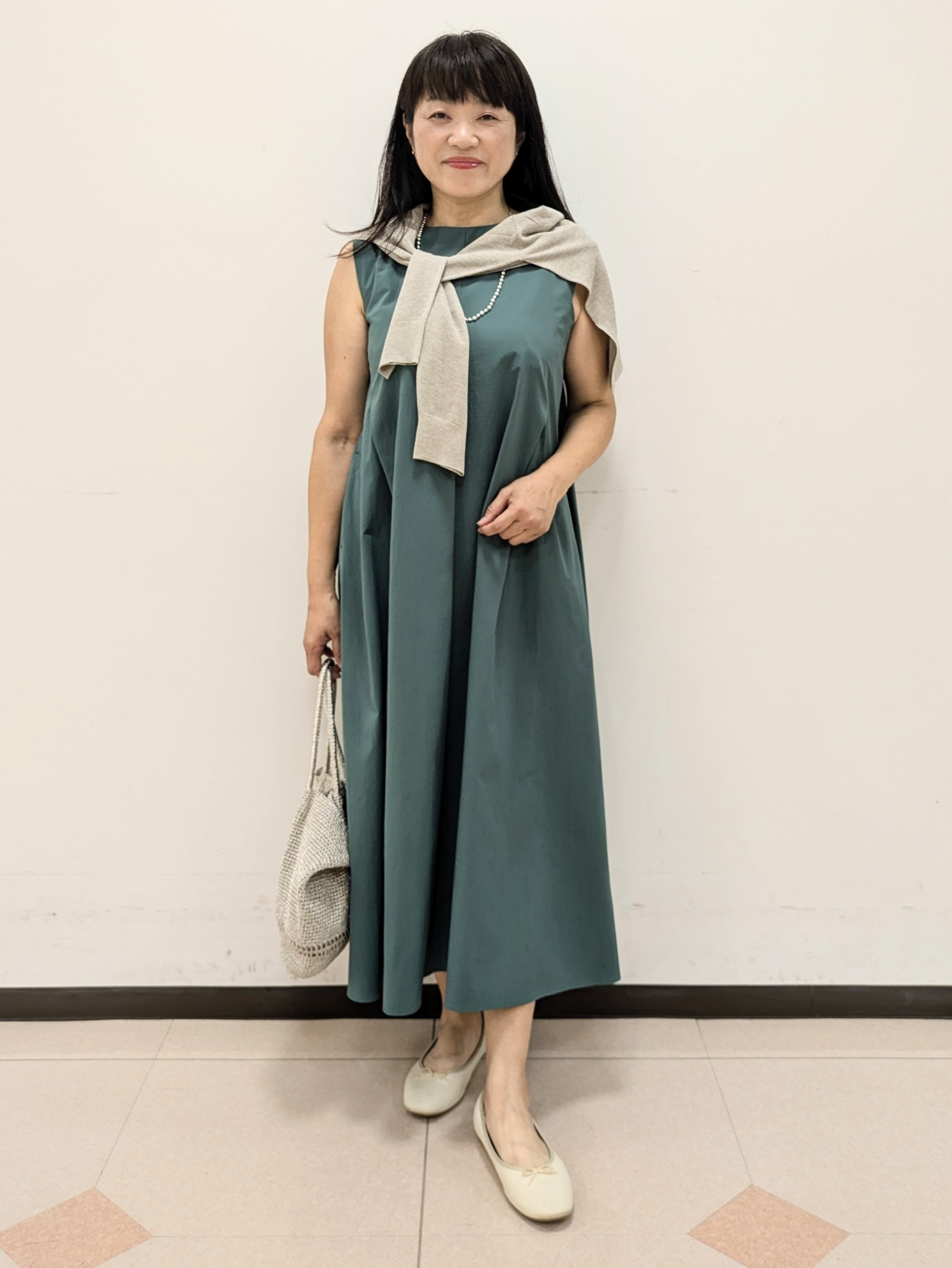 ともさんの「UNTITLED｜【アンサンブル可/秋羽織り/シアー】前後2WAYカーディガン」を使ったコーディネート