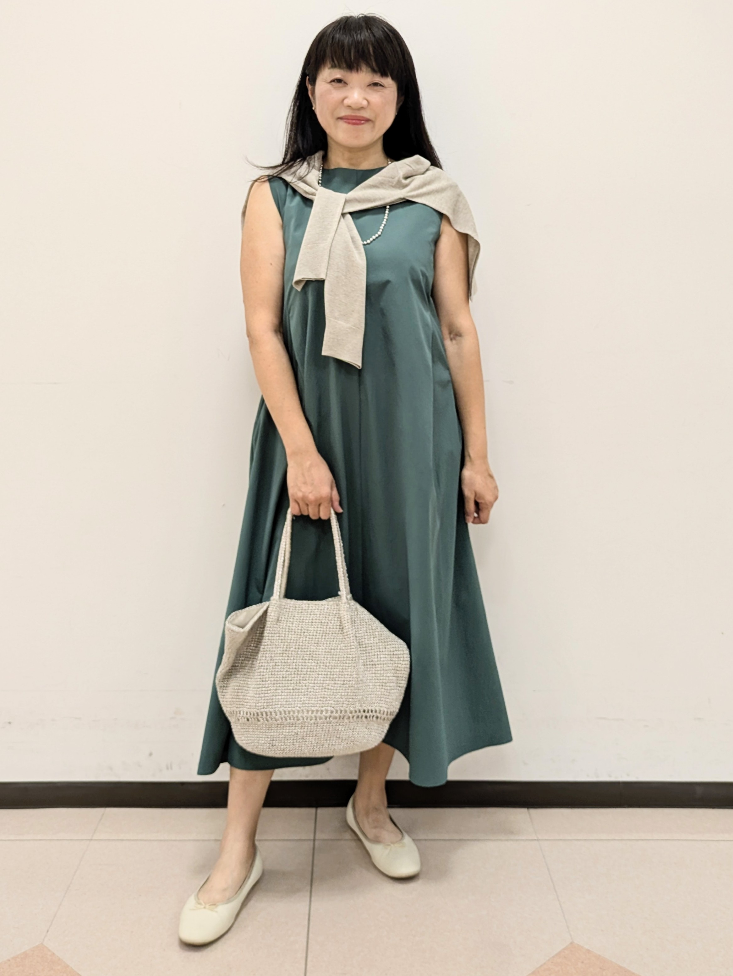ともさんの「UNTITLED｜【アンサンブル可/秋羽織り/シアー】前後2WAYカーディガン」を使ったコーディネート