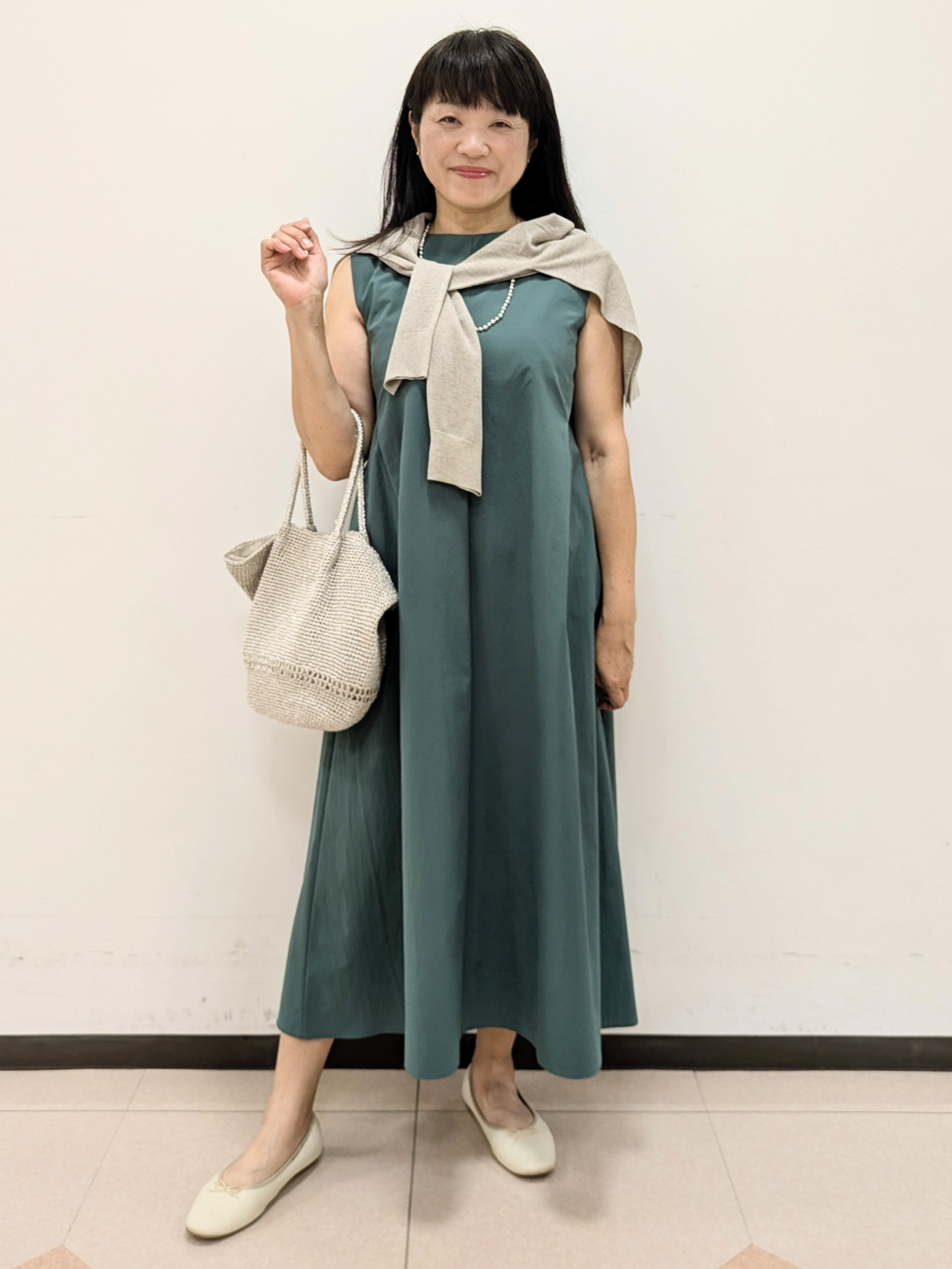 ともさんの「UNTITLED｜【アンサンブル可/秋羽織り/シアー】前後2WAYカーディガン」を使ったコーディネート
