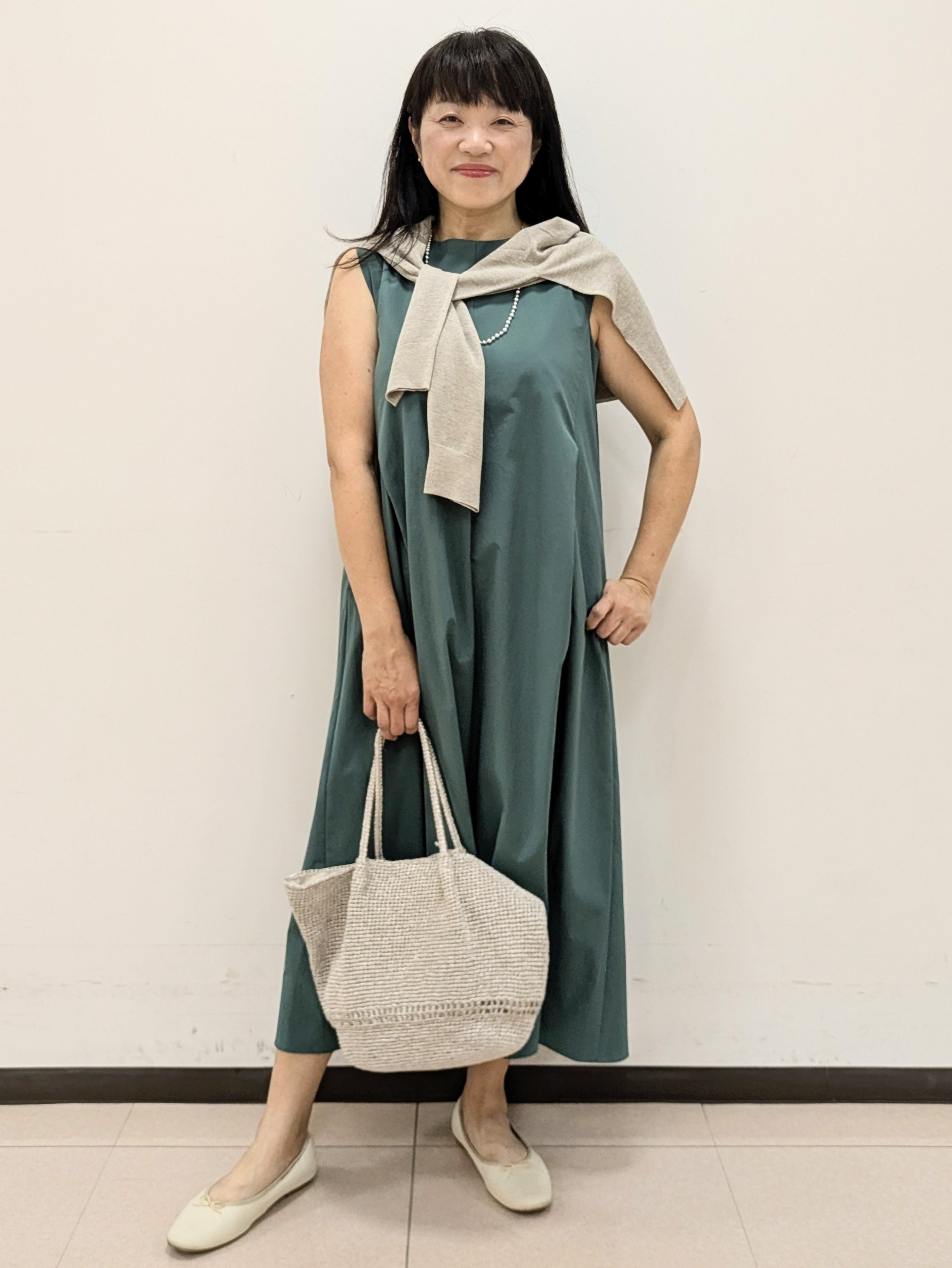 ともさんの「UNTITLED｜【アンサンブル可/秋羽織り/シアー】前後2WAYカーディガン」を使ったコーディネート