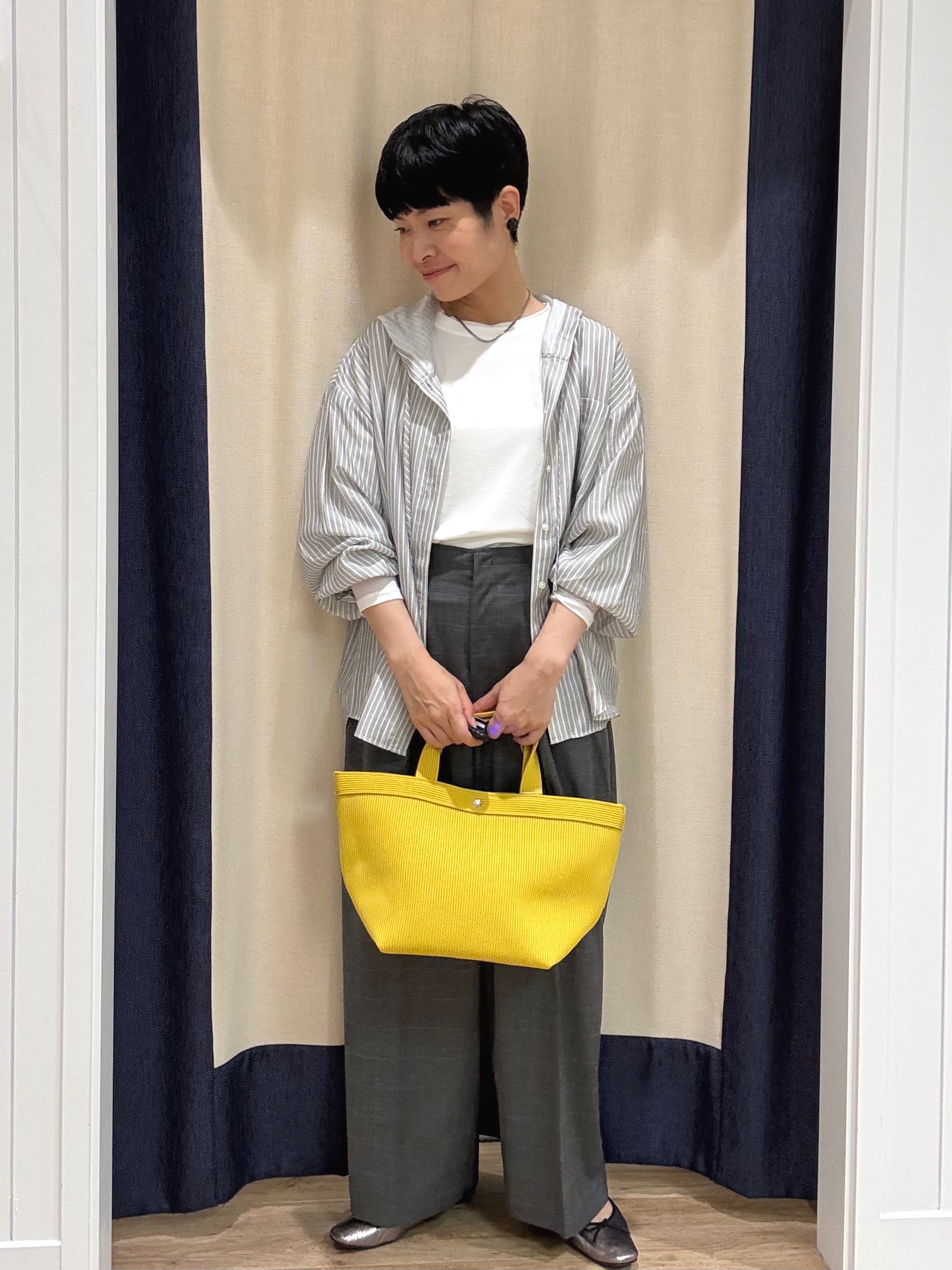 Suzuさんの「Dessin｜ストライプシアーフードシャツ」を使ったコーディネート
