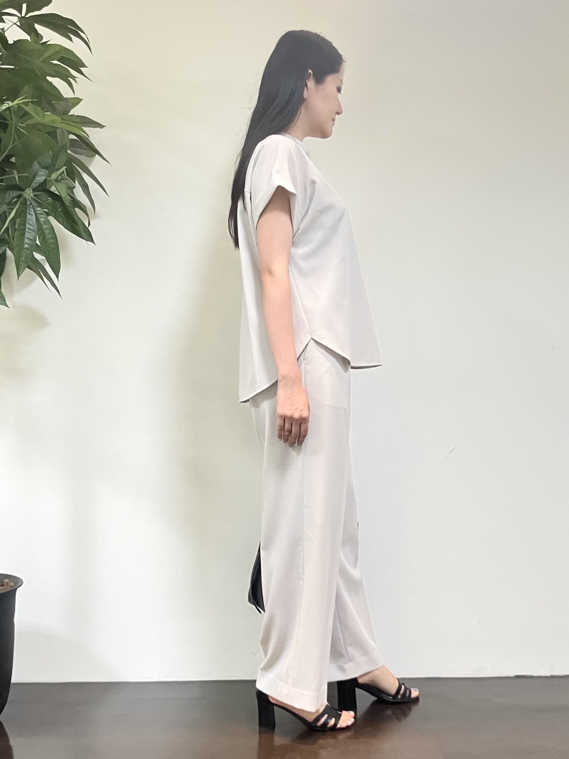 カレンさんの「UNTITLED｜【セットアップ可/UVカット】エアリークールブラウス」を使ったコーディネート