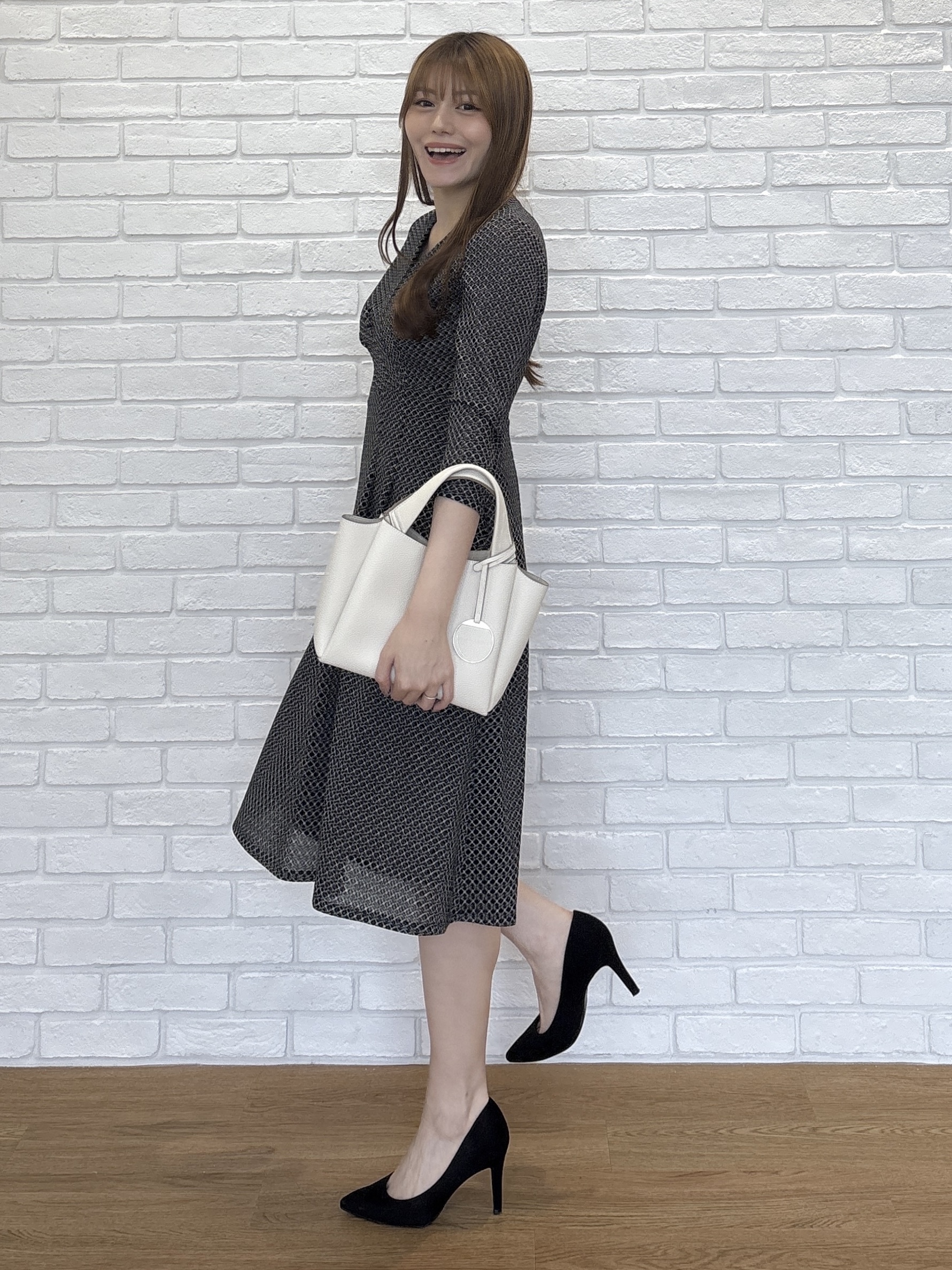 sayaさんの「COUP DE CHANCE｜【手洗い可／日本製】カシュクールワンピース」を使ったコーディネート