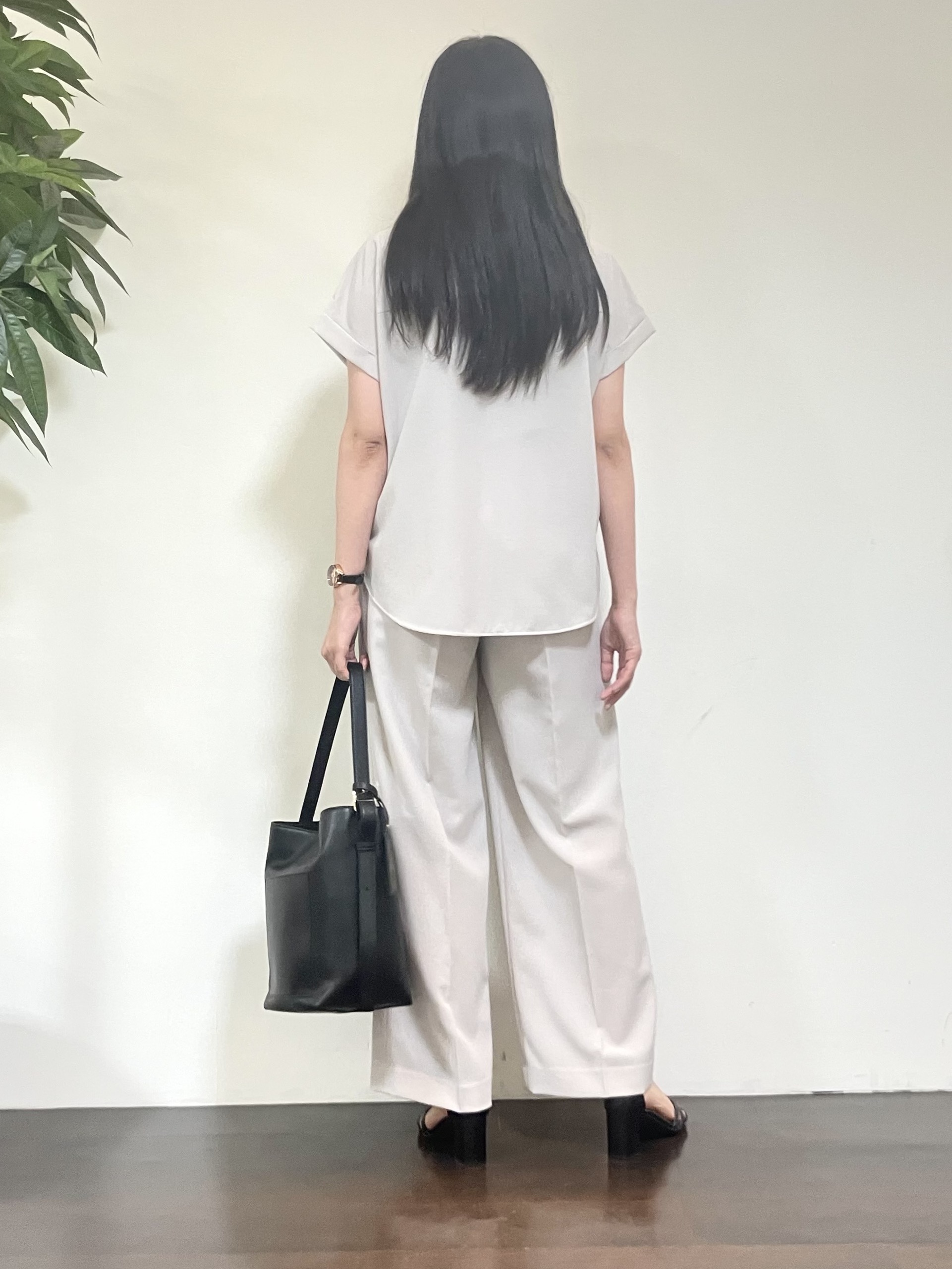 カレンさんの「UNTITLED｜【セットアップ可/UVカット】エアリークールブラウス」を使ったコーディネート