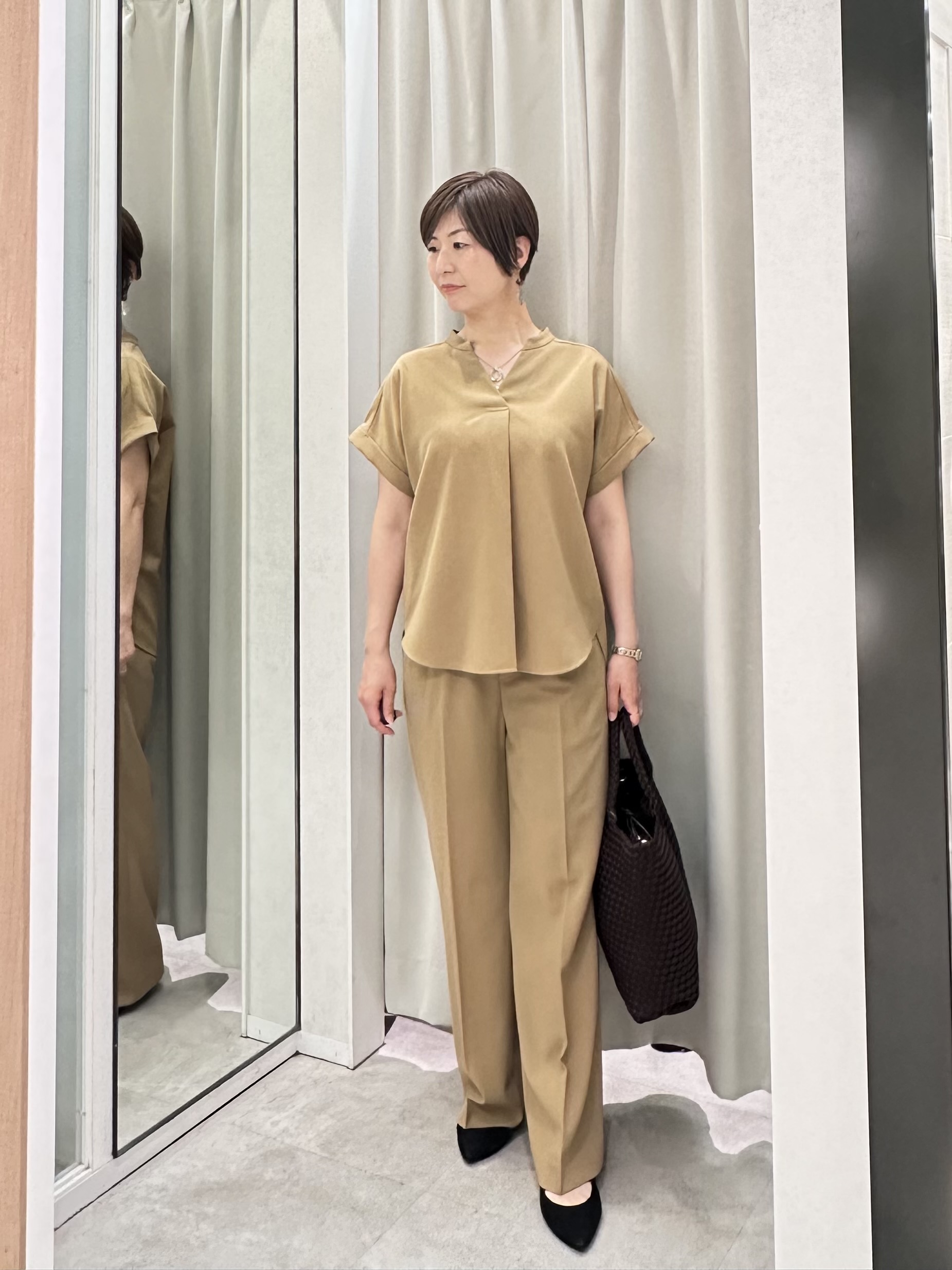 みなこさんの「UNTITLED｜【秋羽織り/セットアップ可/UVカット】エアリークールドロストシャツ」を使ったコーディネート