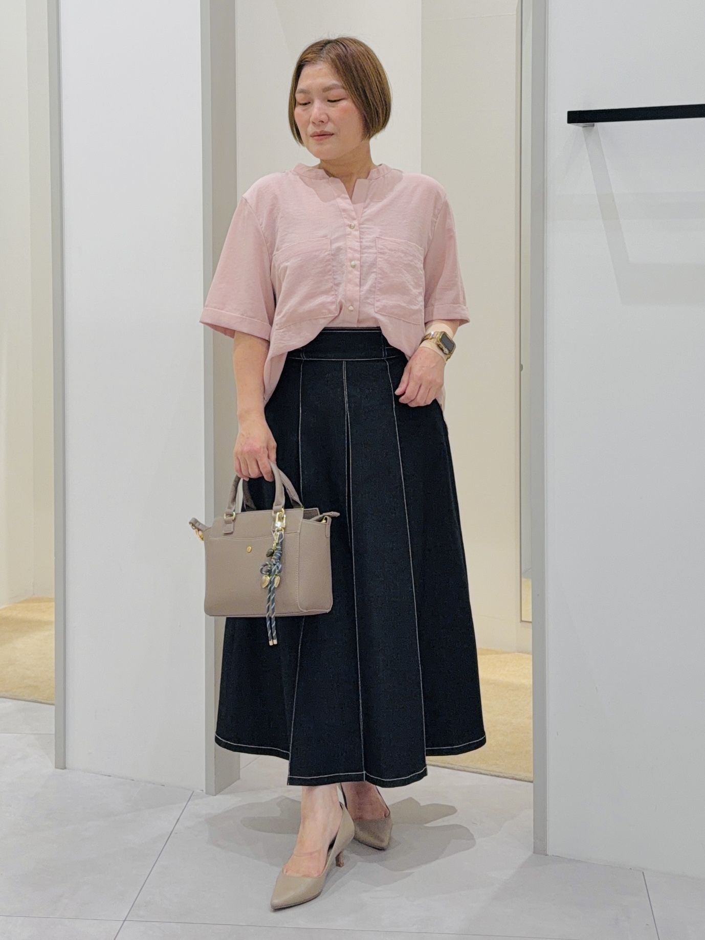 タナさんの「THE SHOP TK｜【M-XL/秋始めにちょうどいい】細見え5分袖Wポケットシャツ」を使ったコーディネート